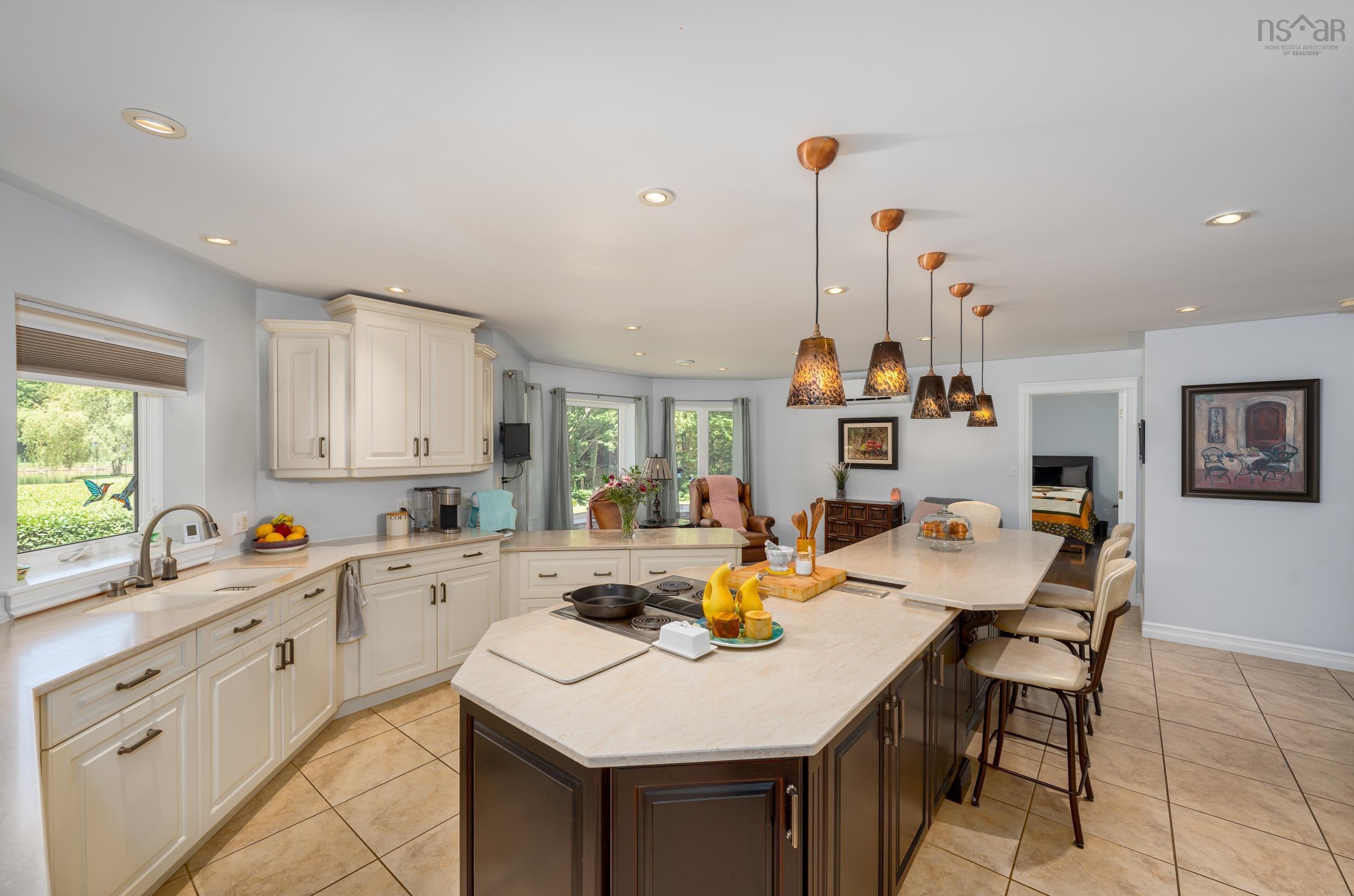 $1,190,000.00: 4400 Second Division Road, Concession