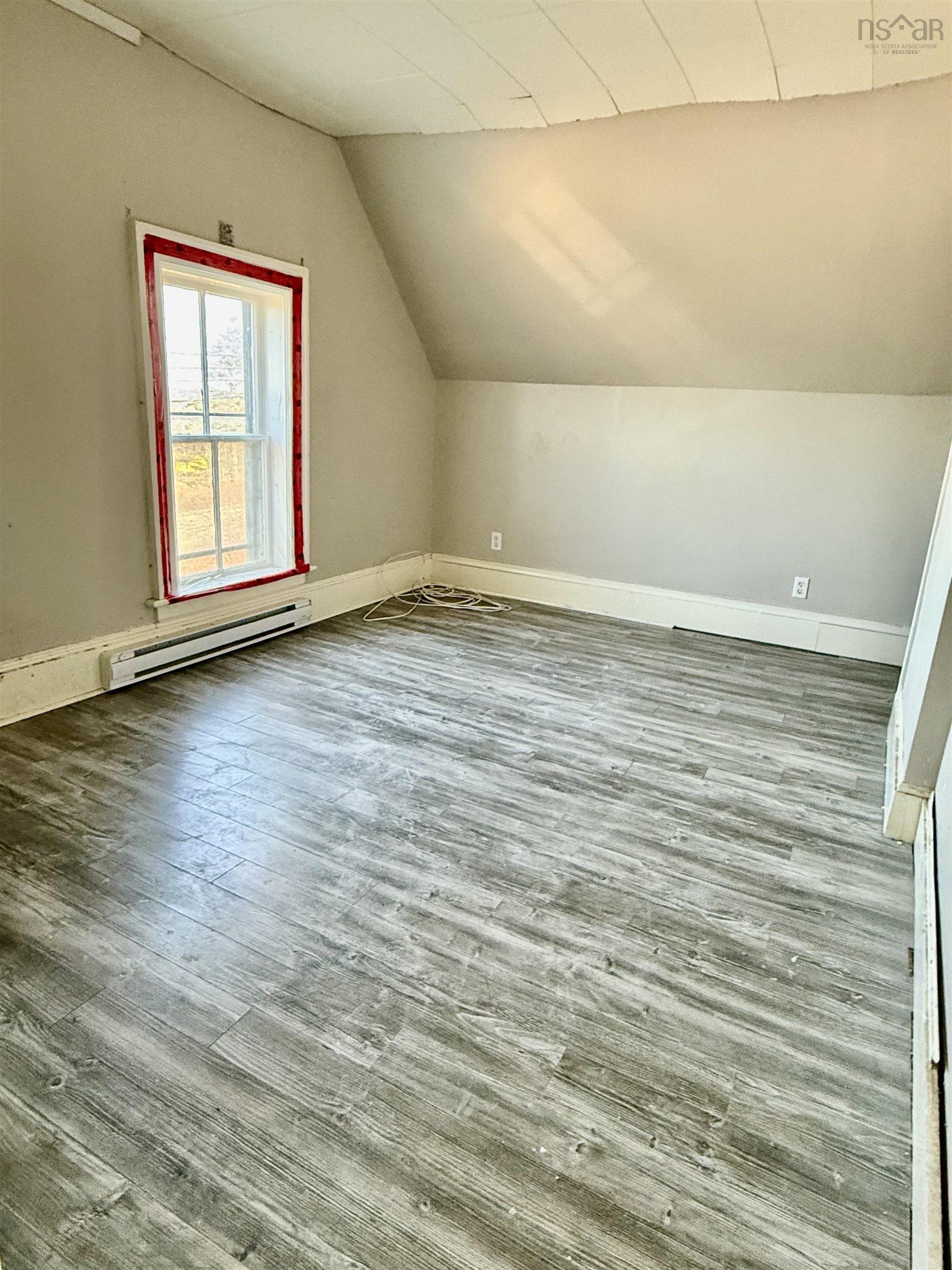 $149,000.00: 180 Highway 340, Hebron