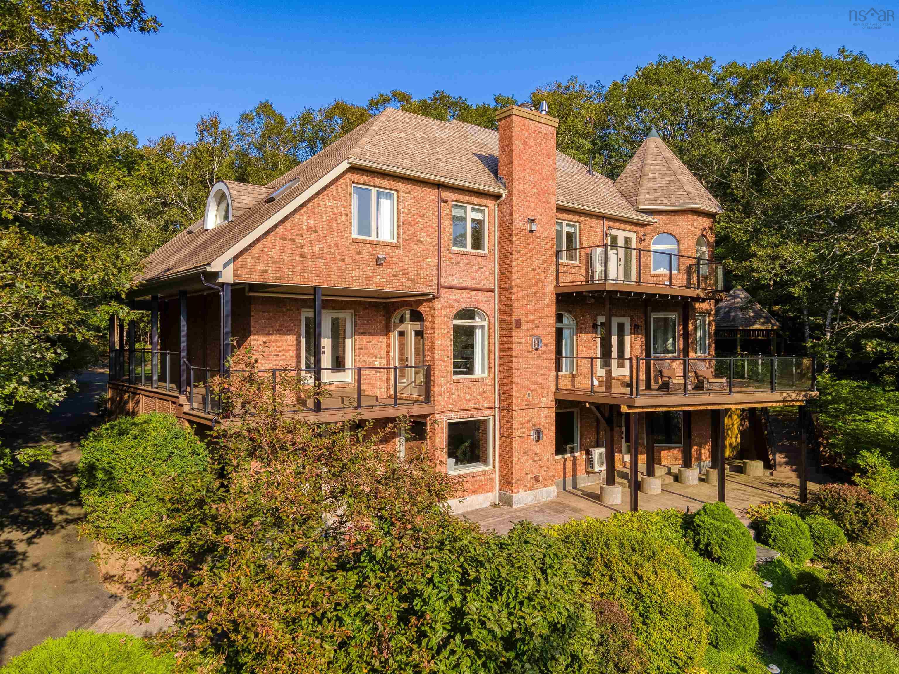 $2,190,000.00: 22 Nottingham Lane, Fall River