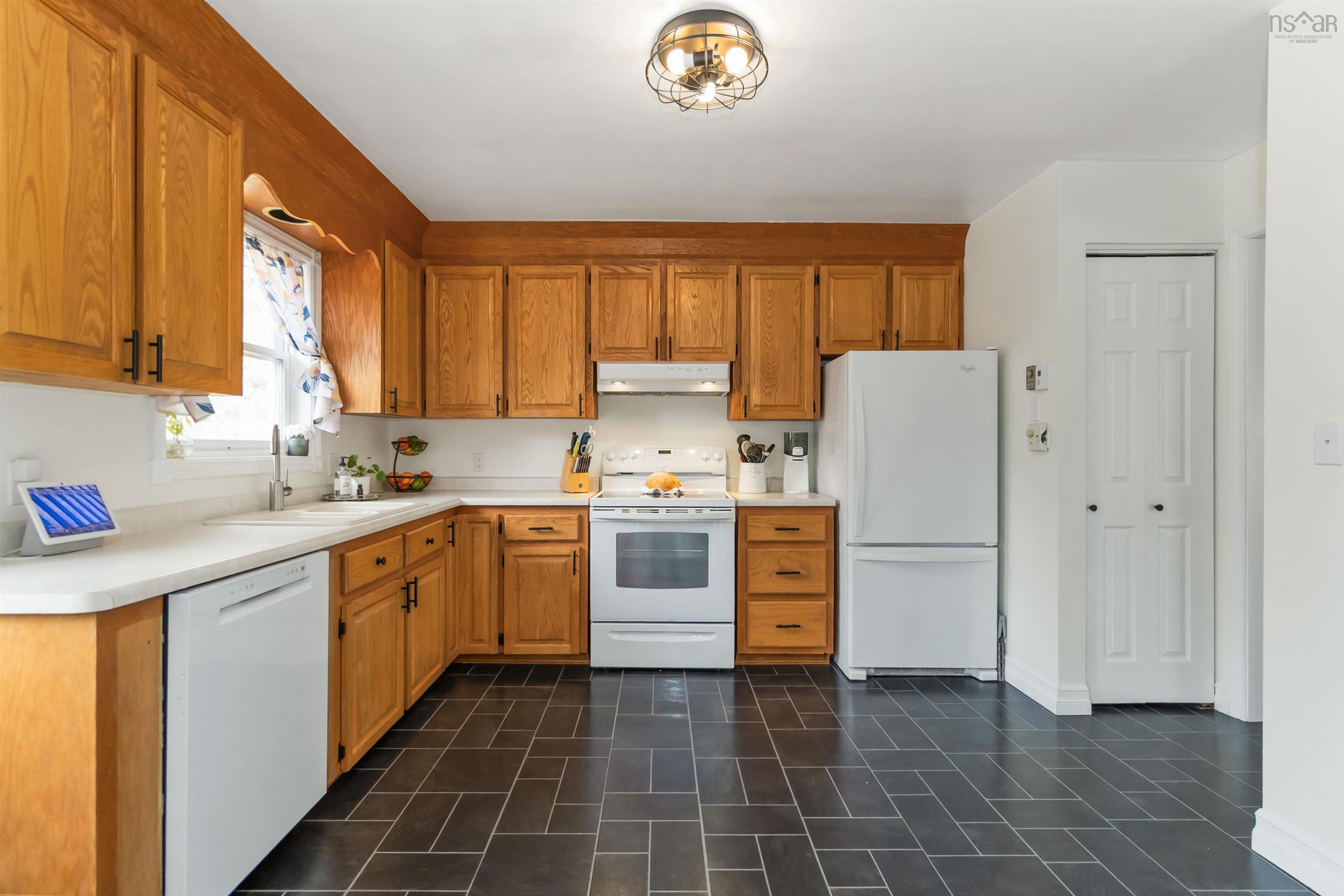 $424,900.00: 4 Cherry Lane, Bridgewater