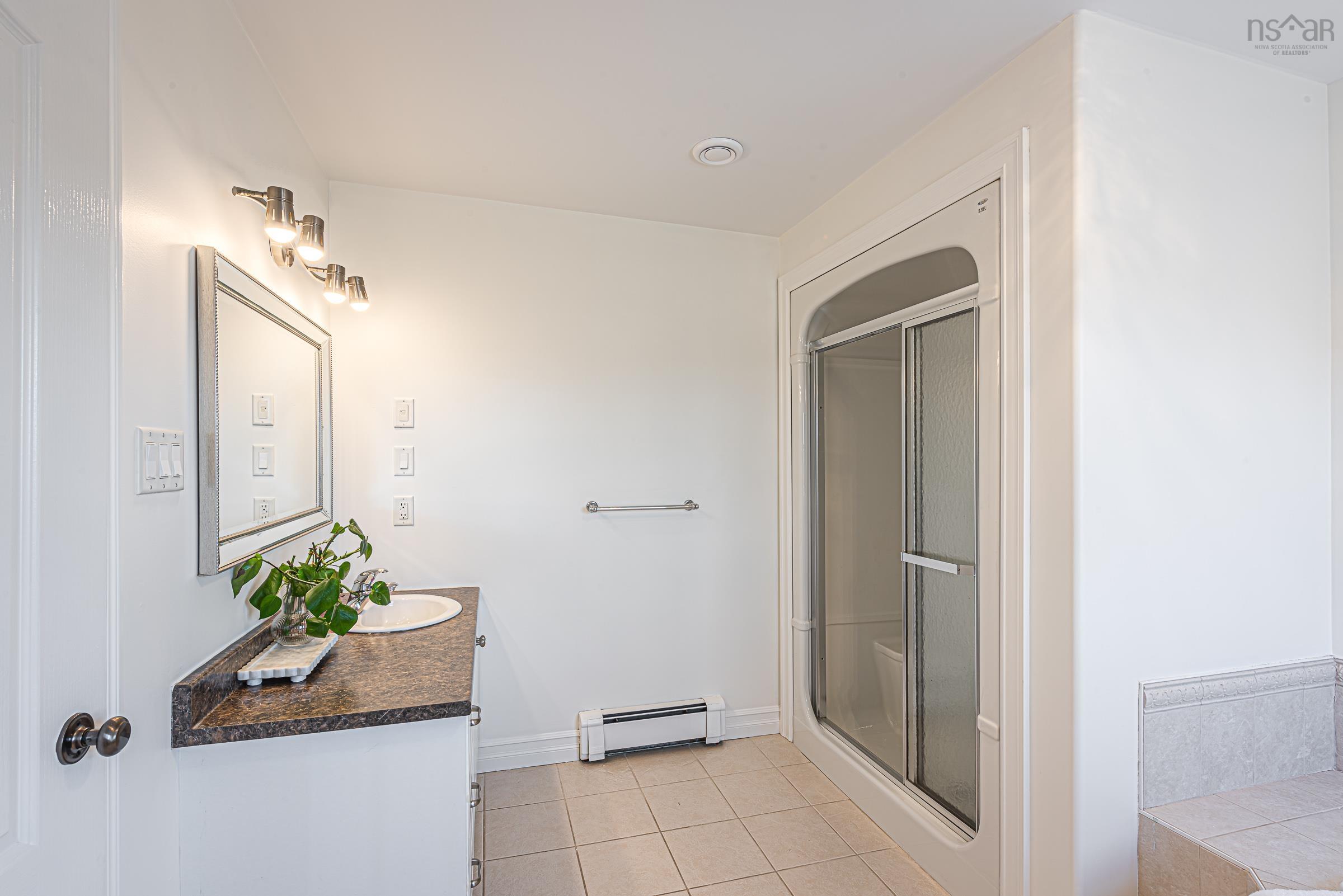 $965,000.00: 48 Castlepark Grove, Clayton Park