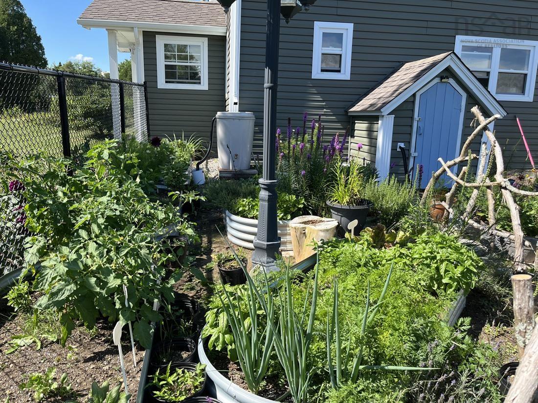 $475,000.00: 653 West Sable Road, Sable River