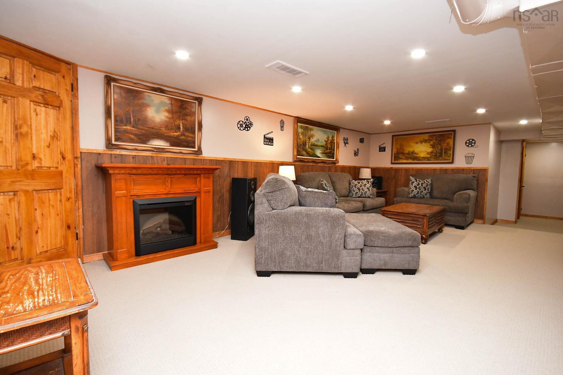 $499,900.00: 2732 Sackville Drive, Upper Sackville