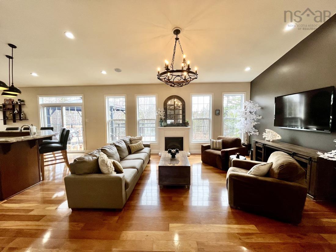 $899,000.00: 60 Kristin Court, Mira Road