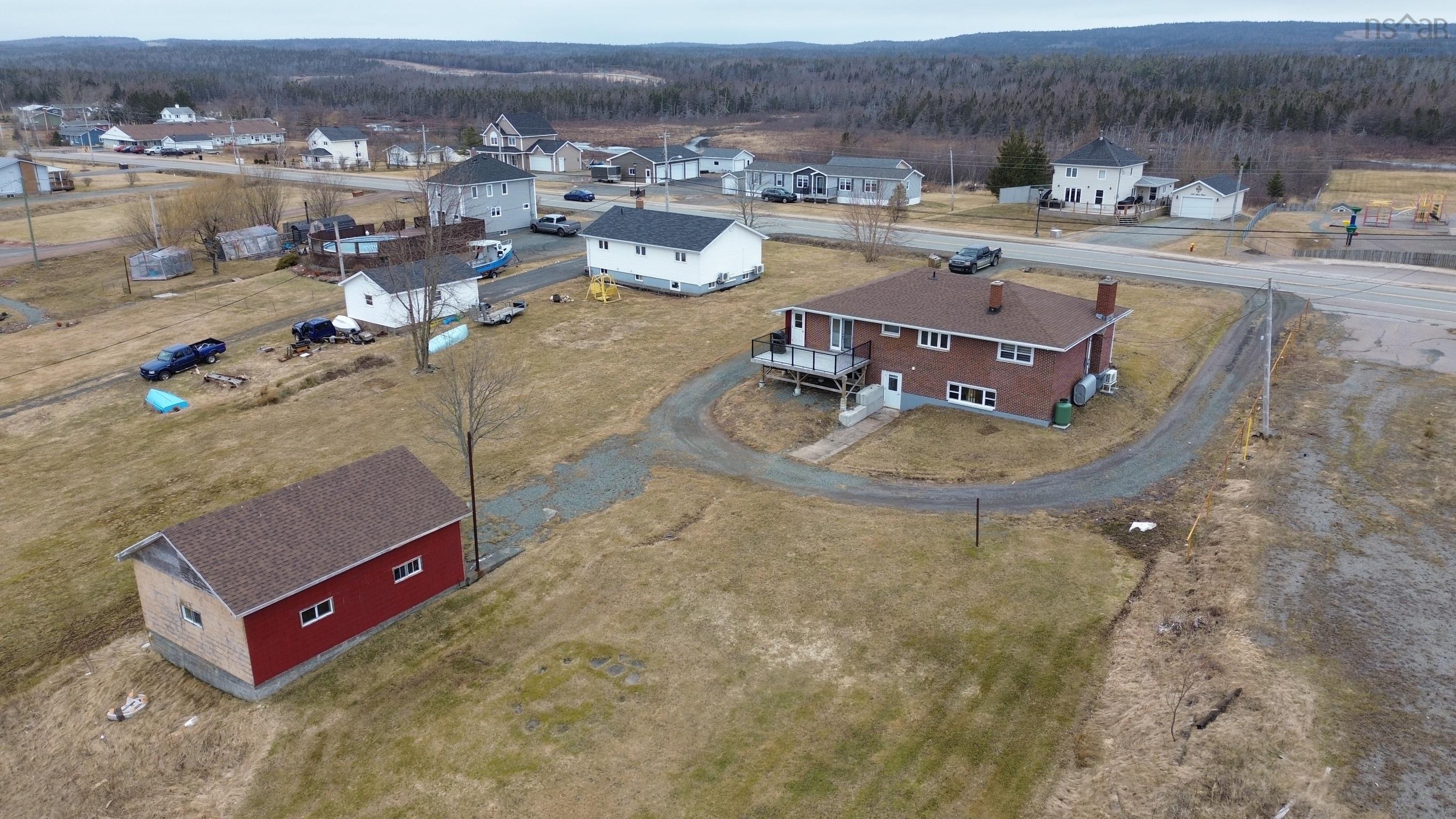 $350,000.00: 389 Highway 320, Louisdale