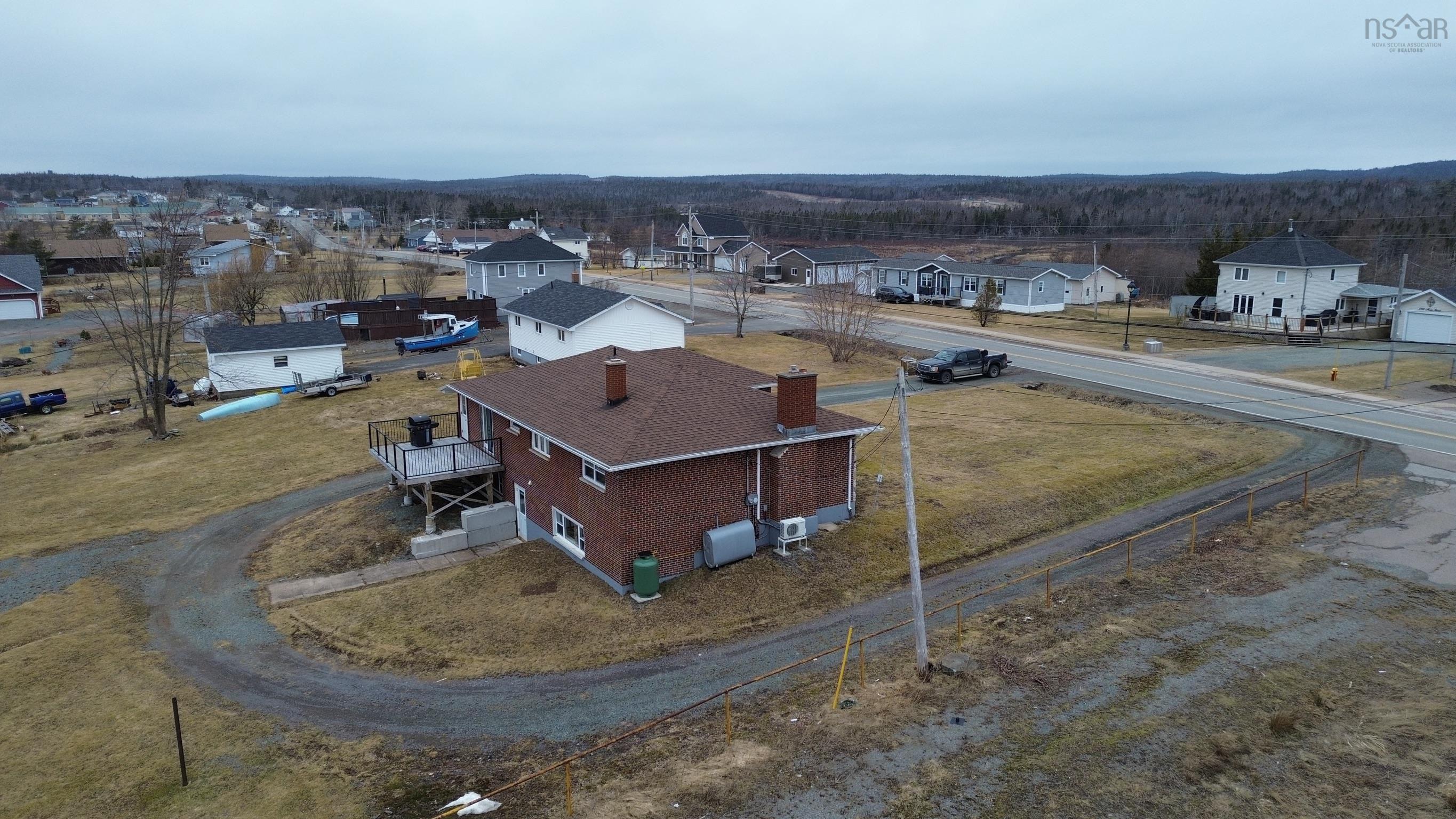 $350,000.00: 389 Highway 320, Louisdale
