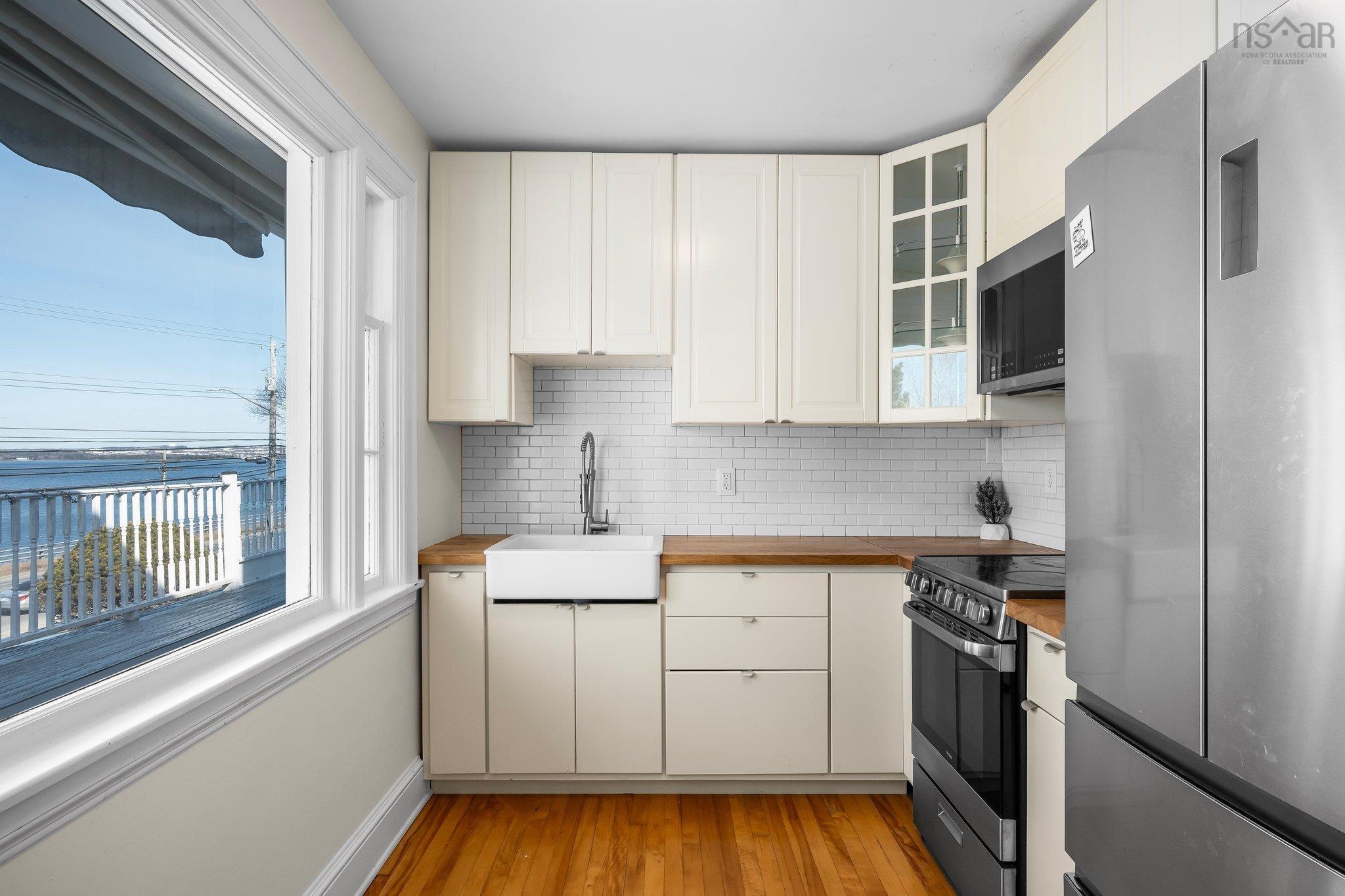 $899,900.00: 2 Torrington Drive, Halifax