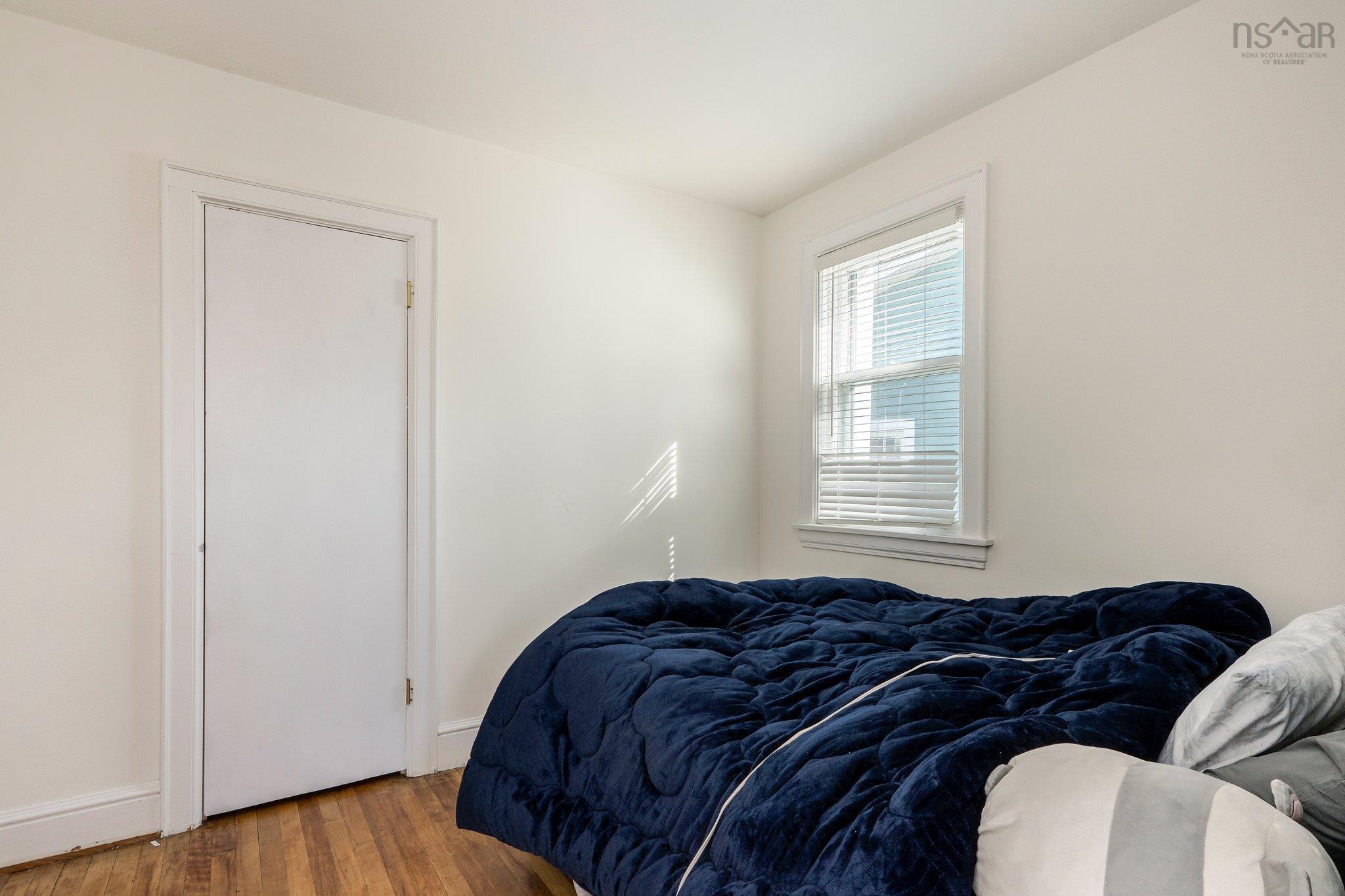 $899,900.00: 2 Torrington Drive, Halifax