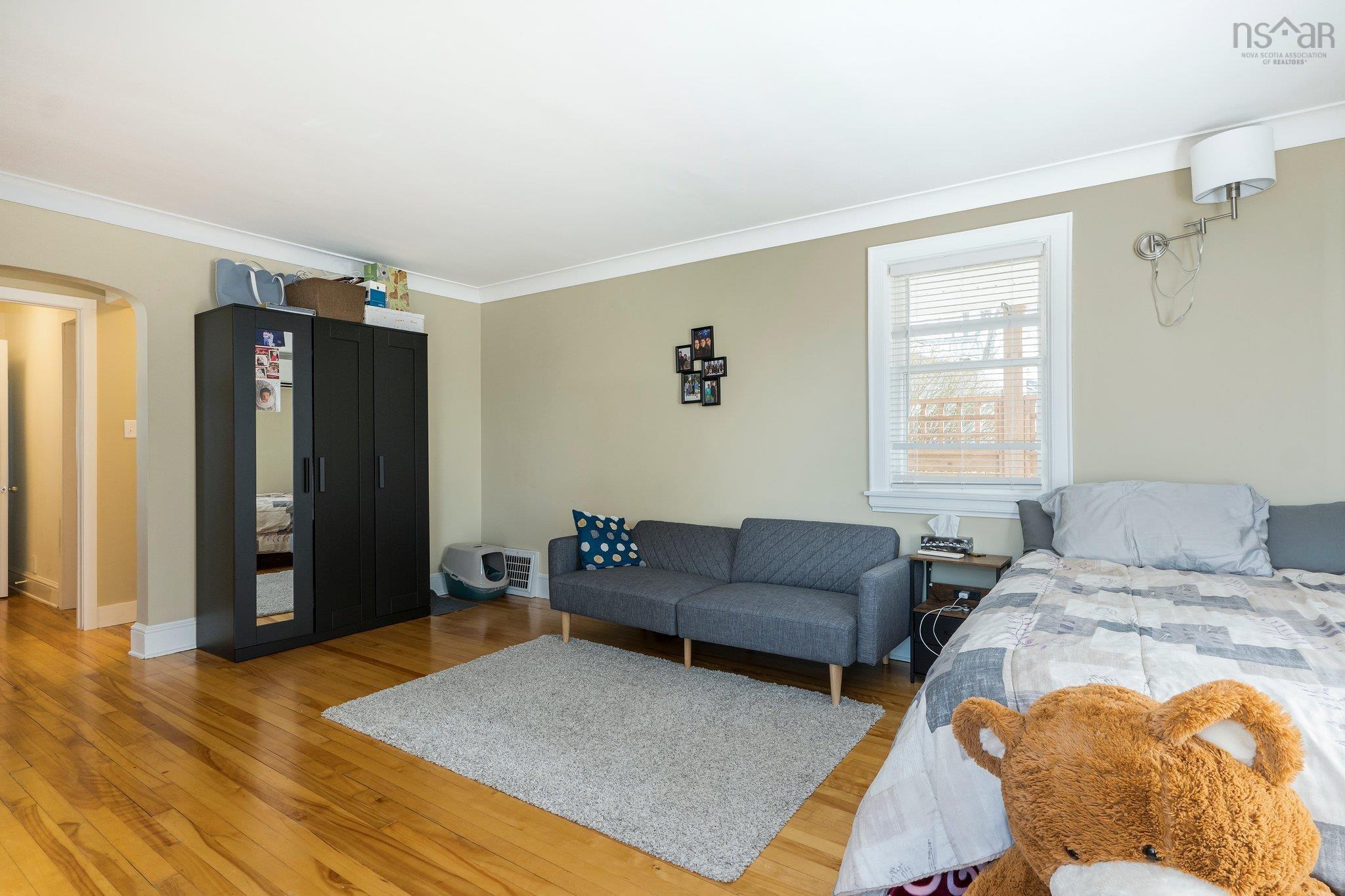 $899,900.00: 2 Torrington Drive, Halifax