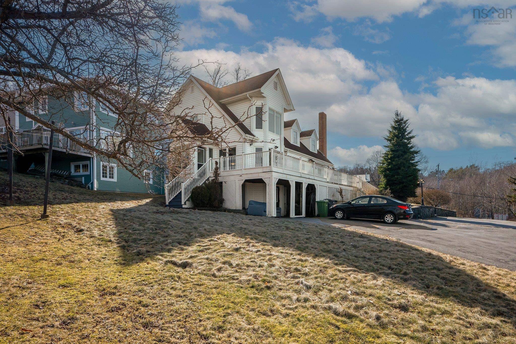 $899,900.00: 2 Torrington Drive, Halifax