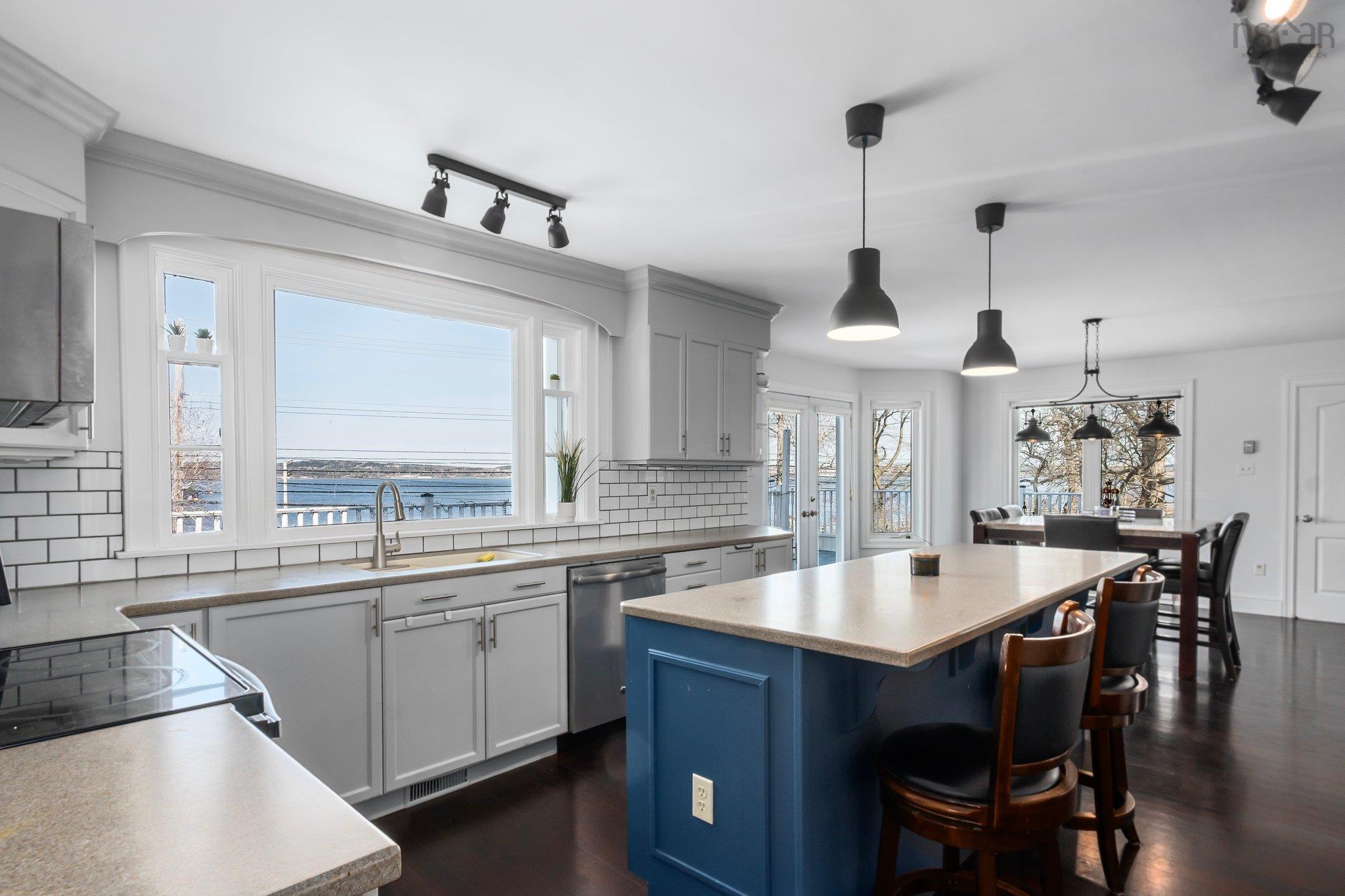 $899,900.00: 2 Torrington Drive, Halifax