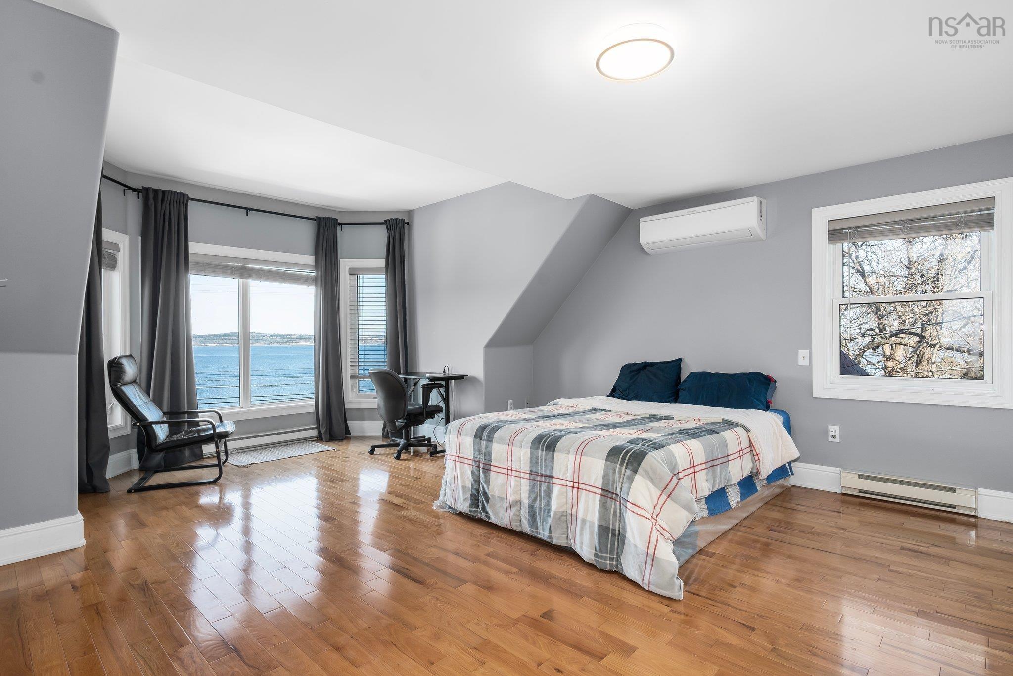 $899,900.00: 2 Torrington Drive, Halifax