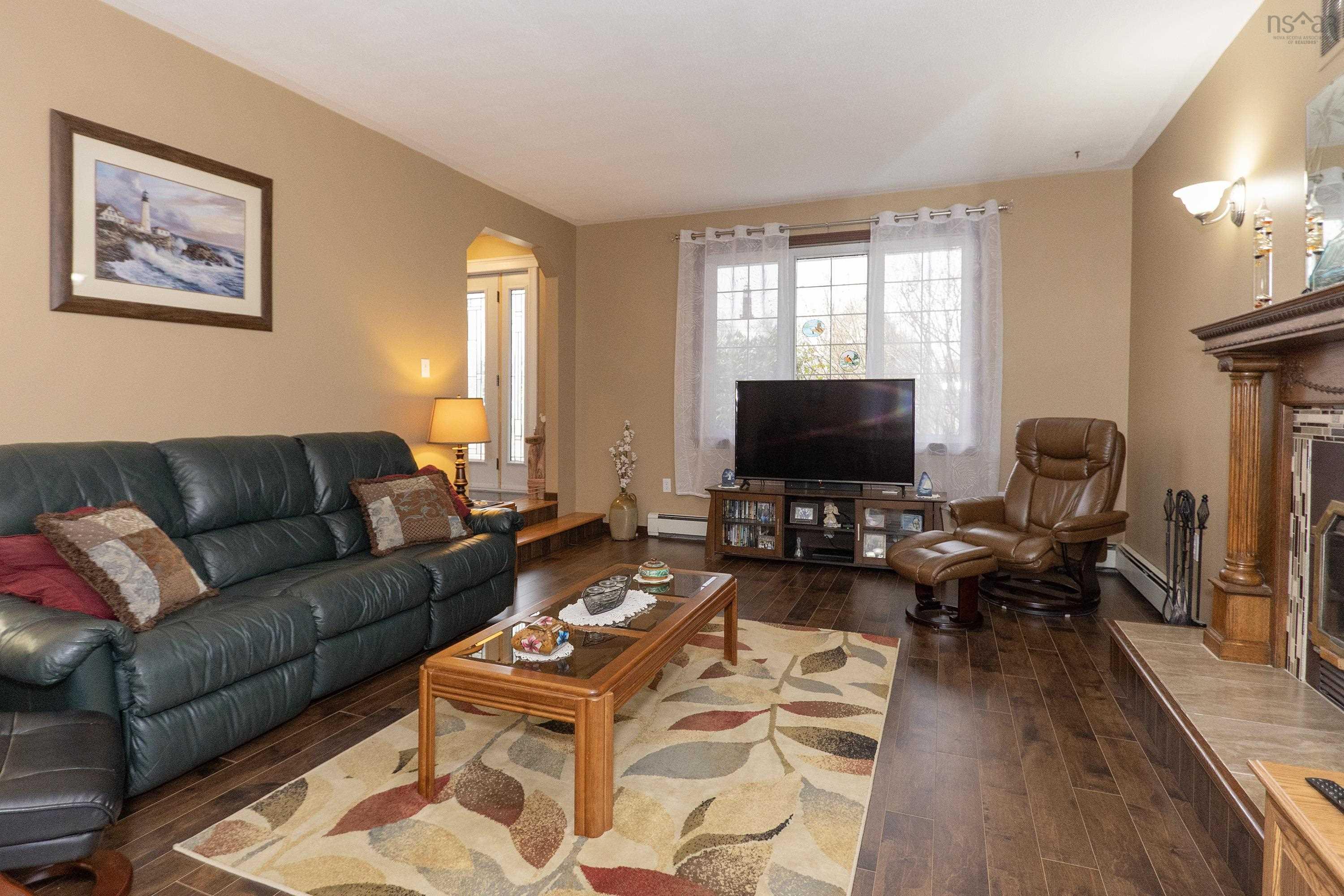 $449,900.00: 6 Arlington Avenue, Amherst