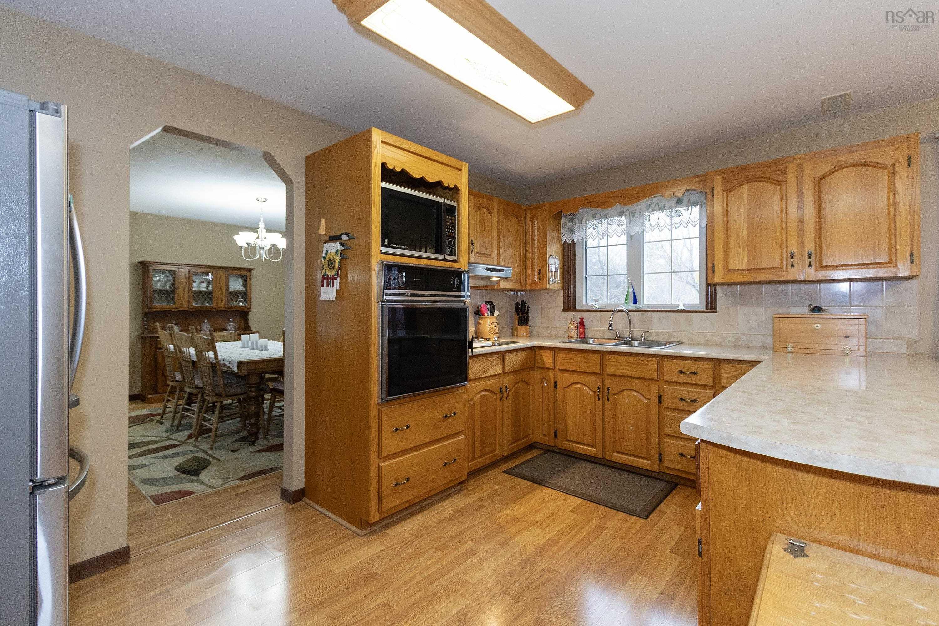 $449,900.00: 6 Arlington Avenue, Amherst