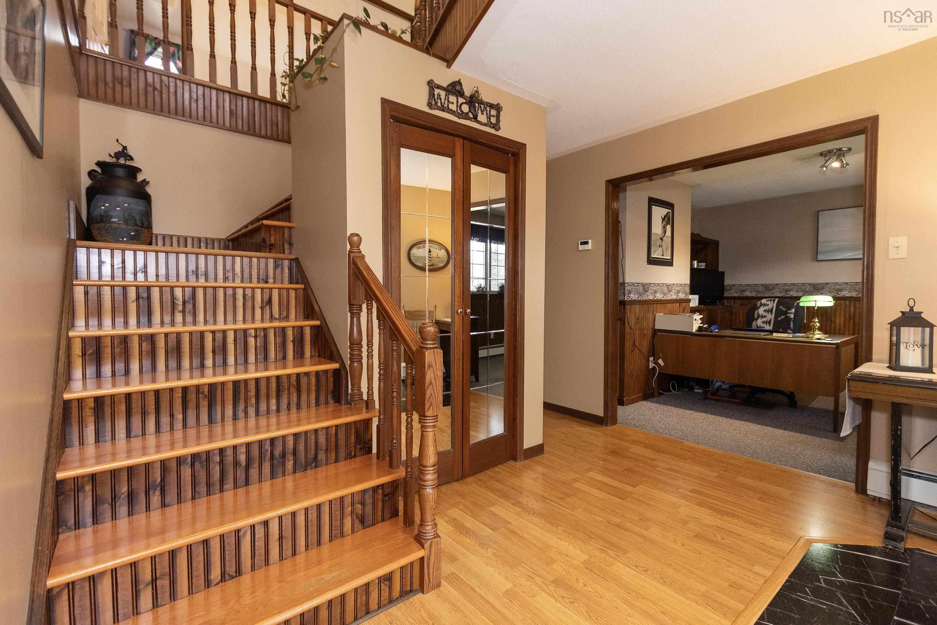 $449,900.00: 6 Arlington Avenue, Amherst