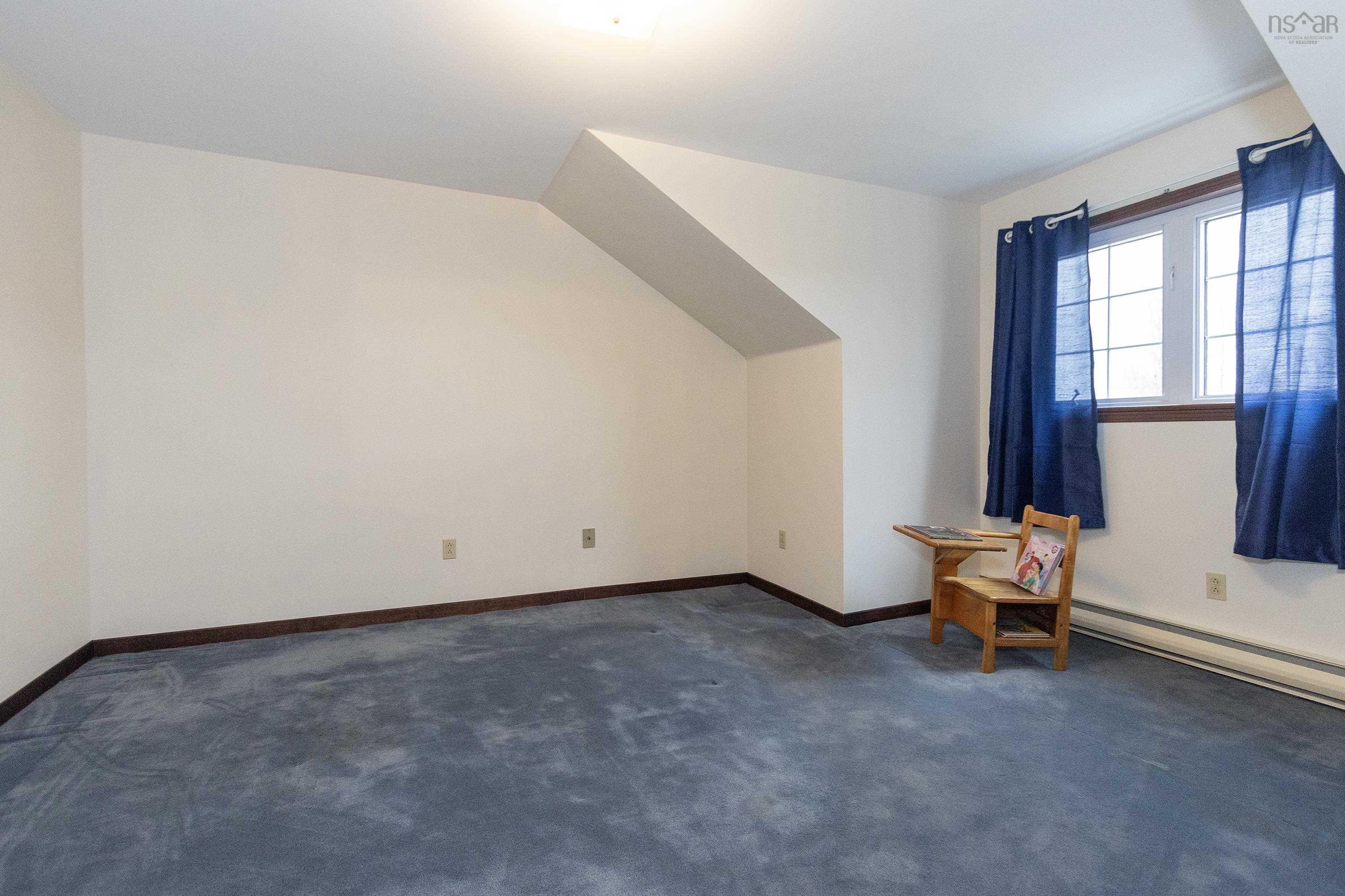 $449,900.00: 6 Arlington Avenue, Amherst