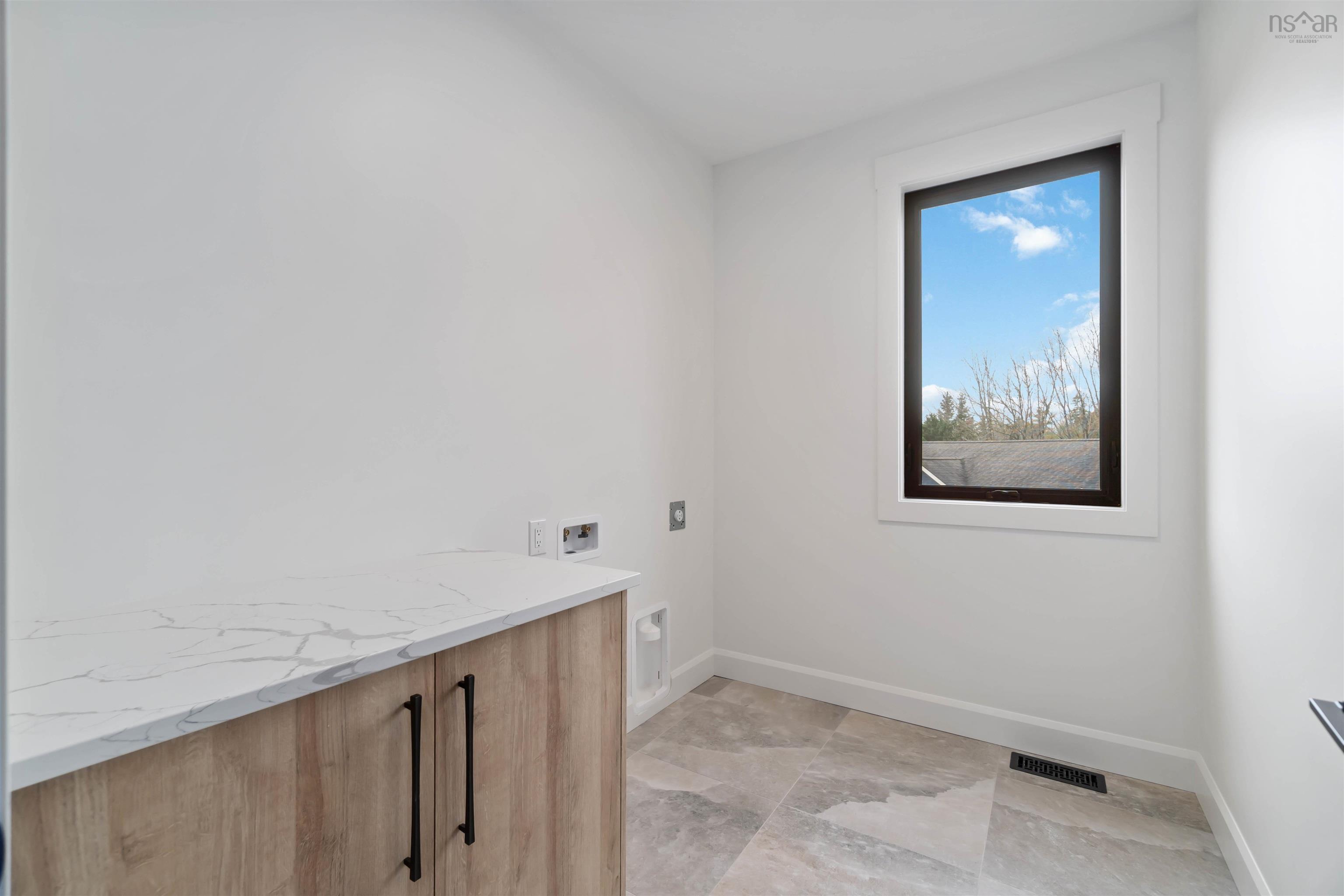 $1,249,000.00: 29 Adelchi Court, Montague Gold Mines