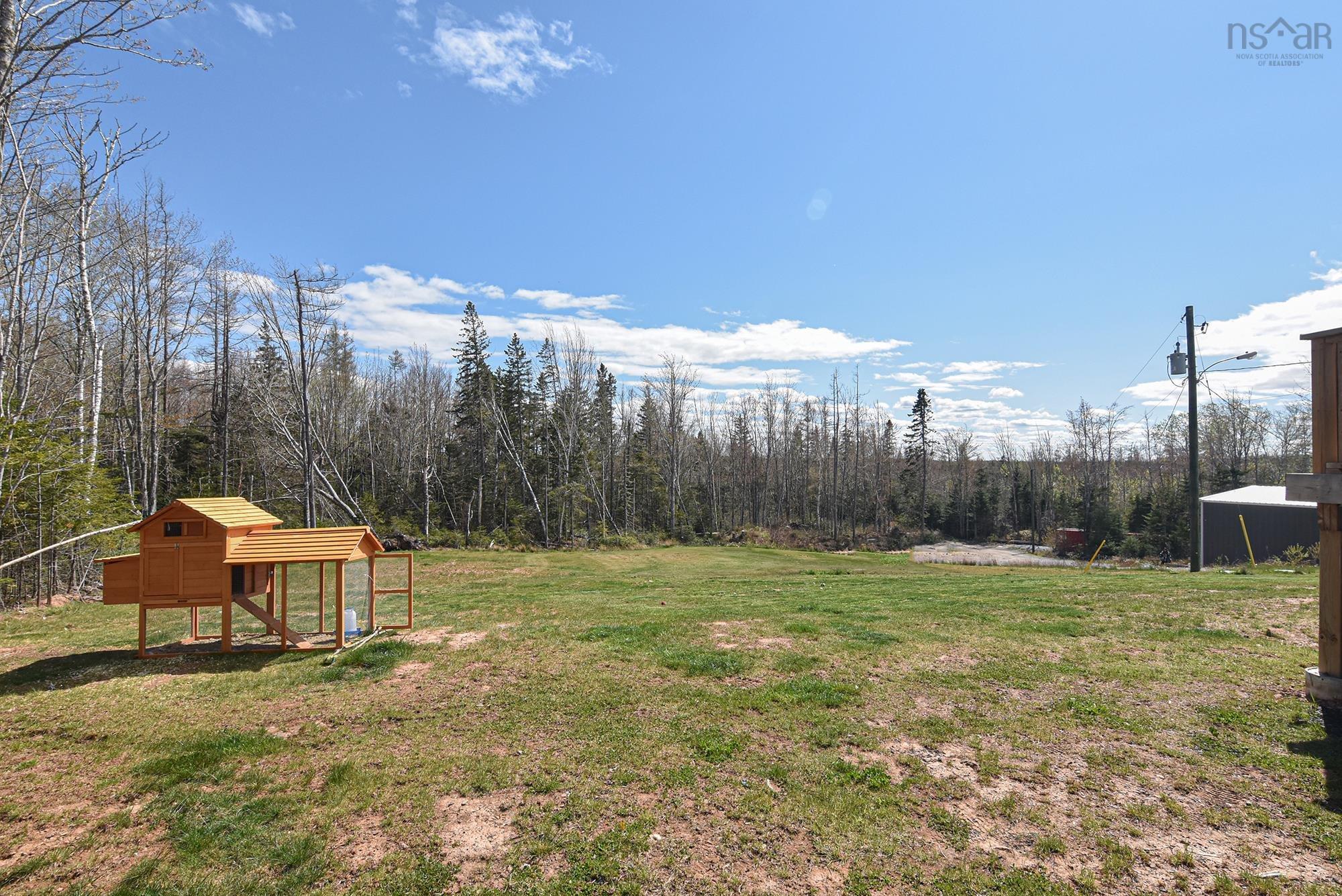 $1,199,000.00: 9409 Highway 215, Pembroke