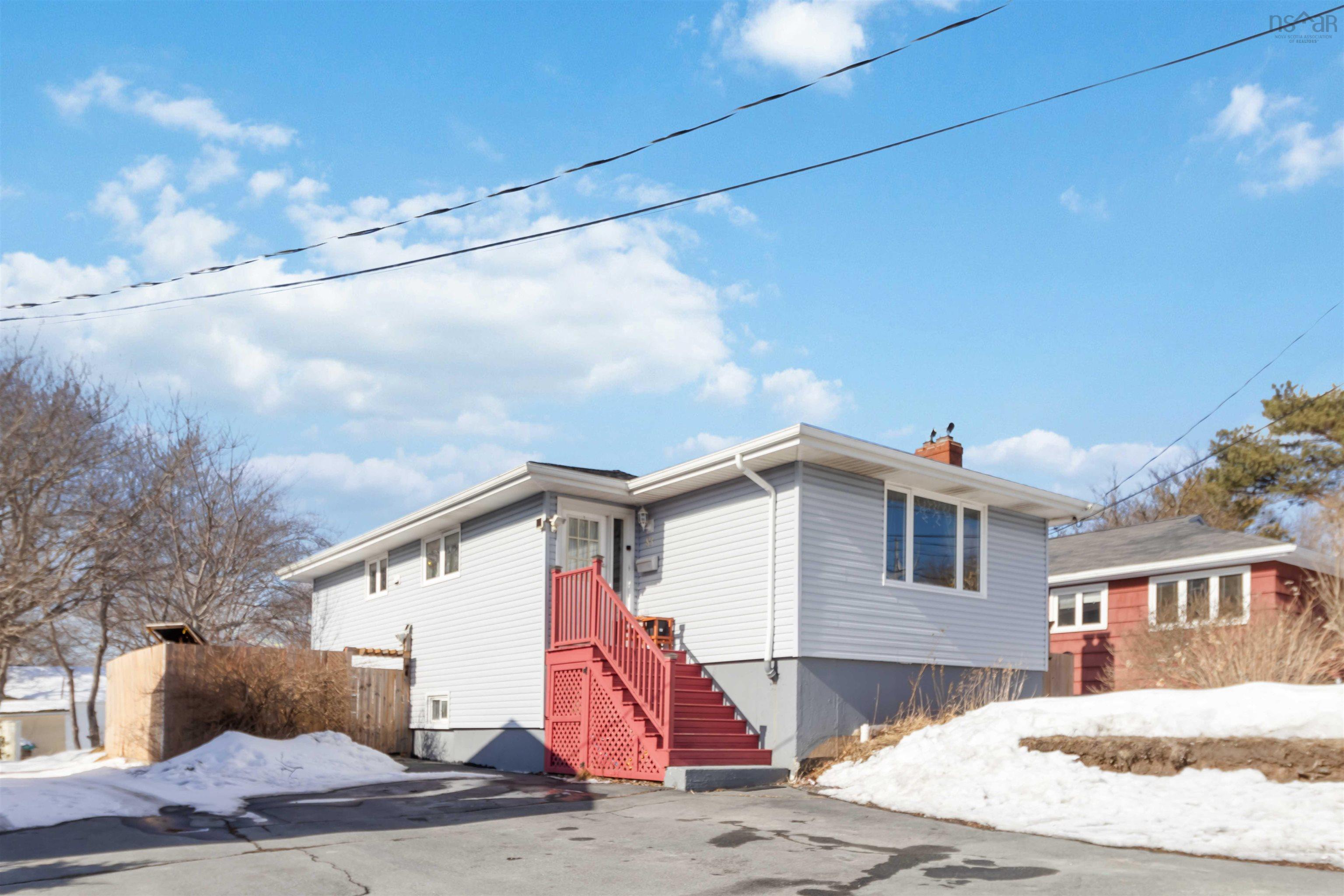 $499,900.00: 83 Woodland Avenue, Dartmouth