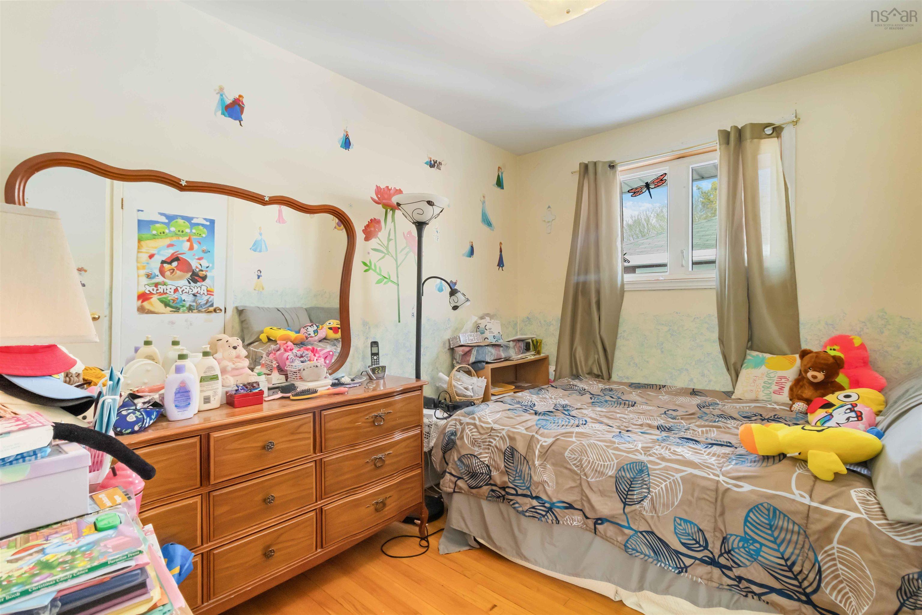 $499,900.00: 83 Woodland Avenue, Dartmouth