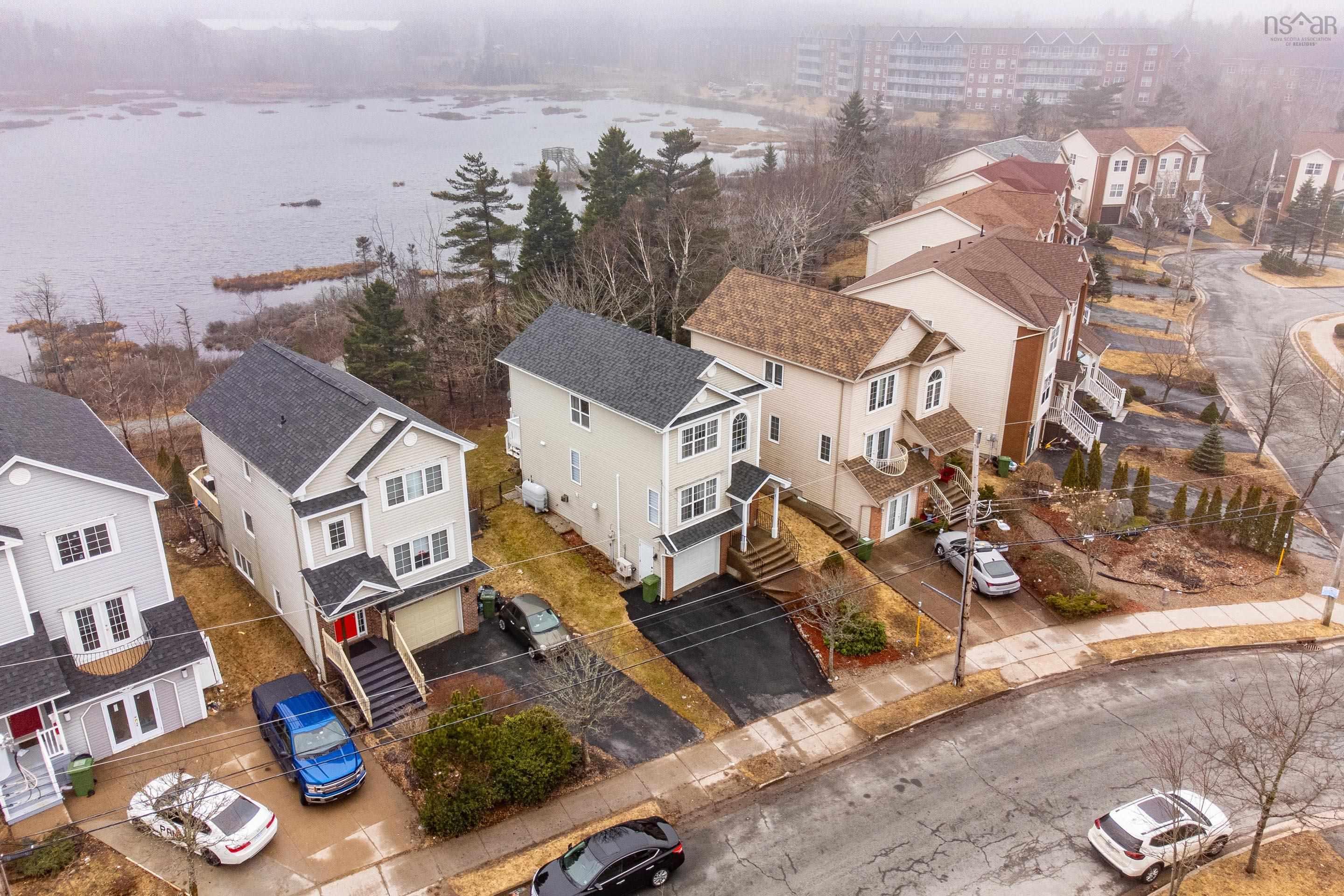 $645,000.00: 21 Red Fern Terrace, Halifax