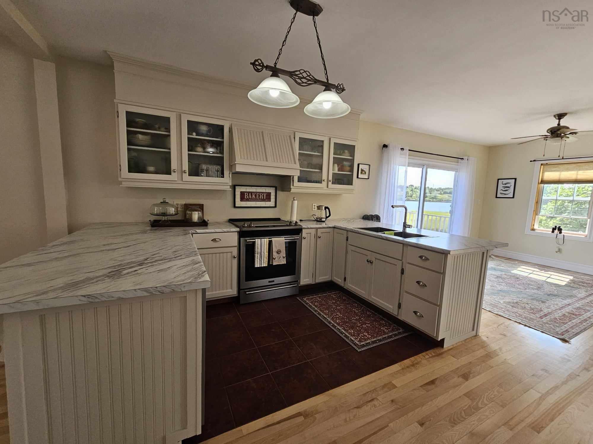 $599,000.00: 134 Sunrise Drive, Westmount