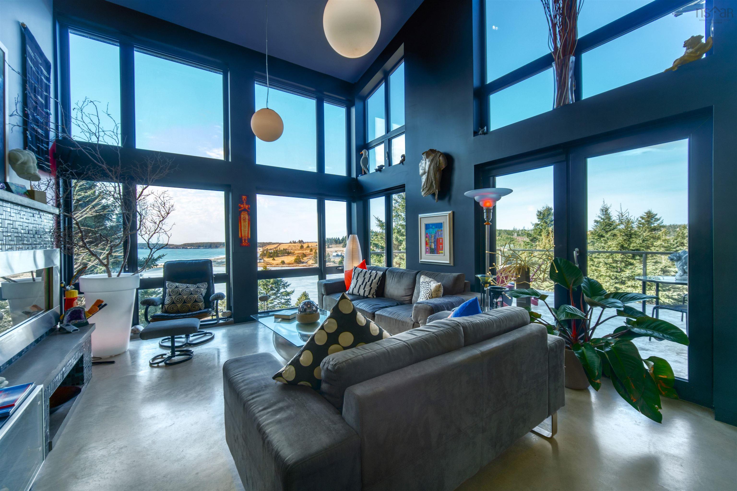 $1,550,000.00: 66 Beach Hill Road, Kingsburg
