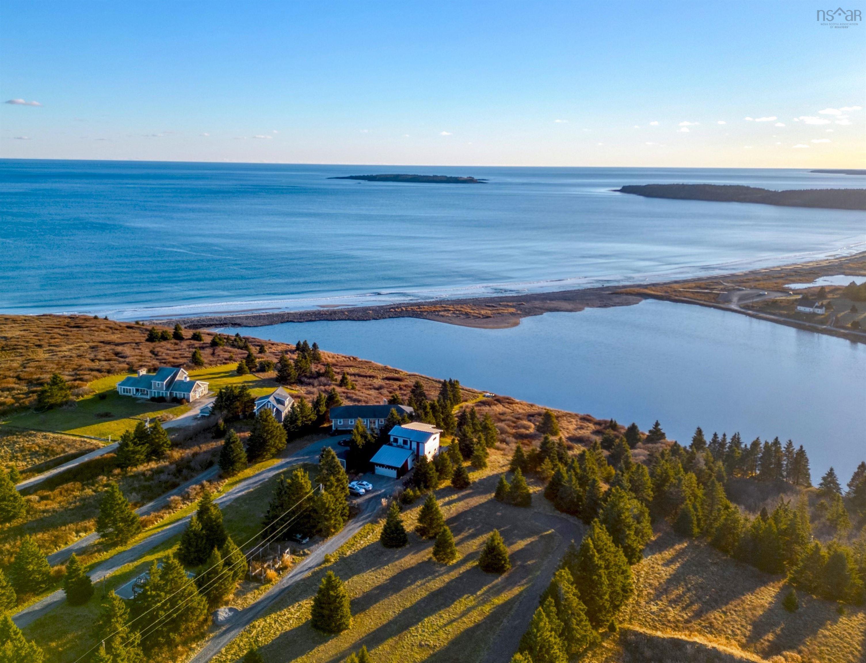 $1,550,000.00: 66 Beach Hill Road, Kingsburg