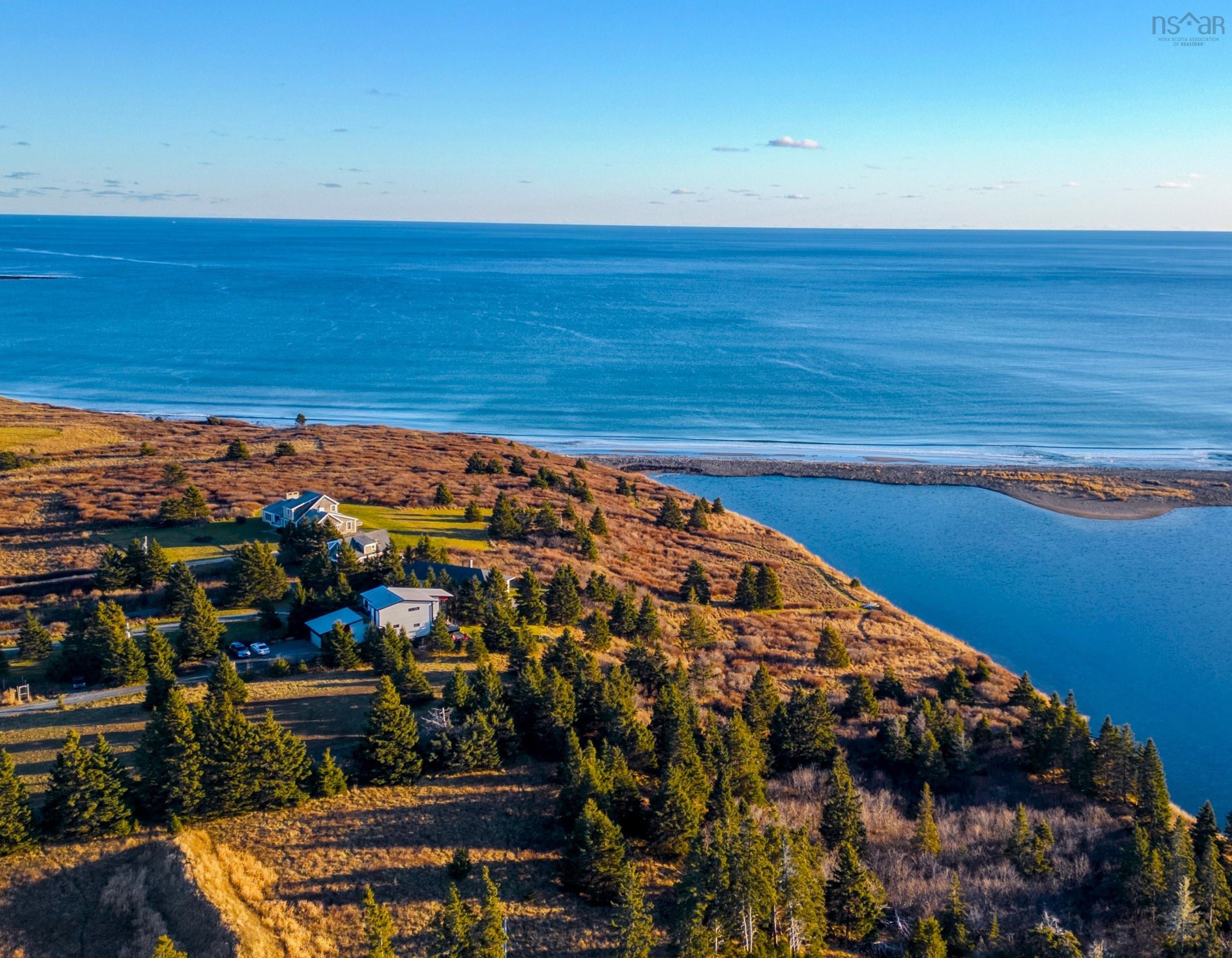 $1,550,000.00: 66 Beach Hill Road, Kingsburg