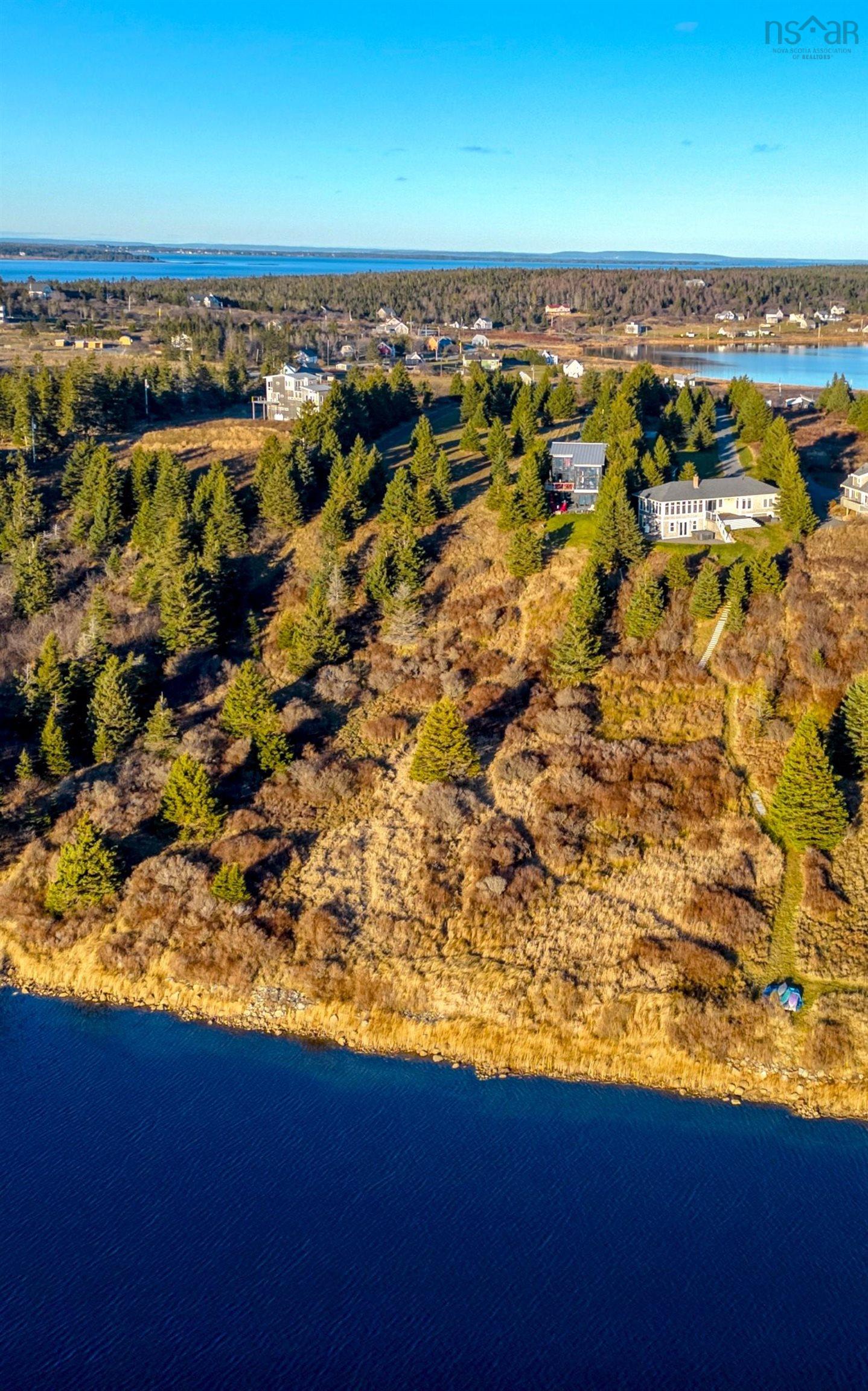 $1,550,000.00: 66 Beach Hill Road, Kingsburg