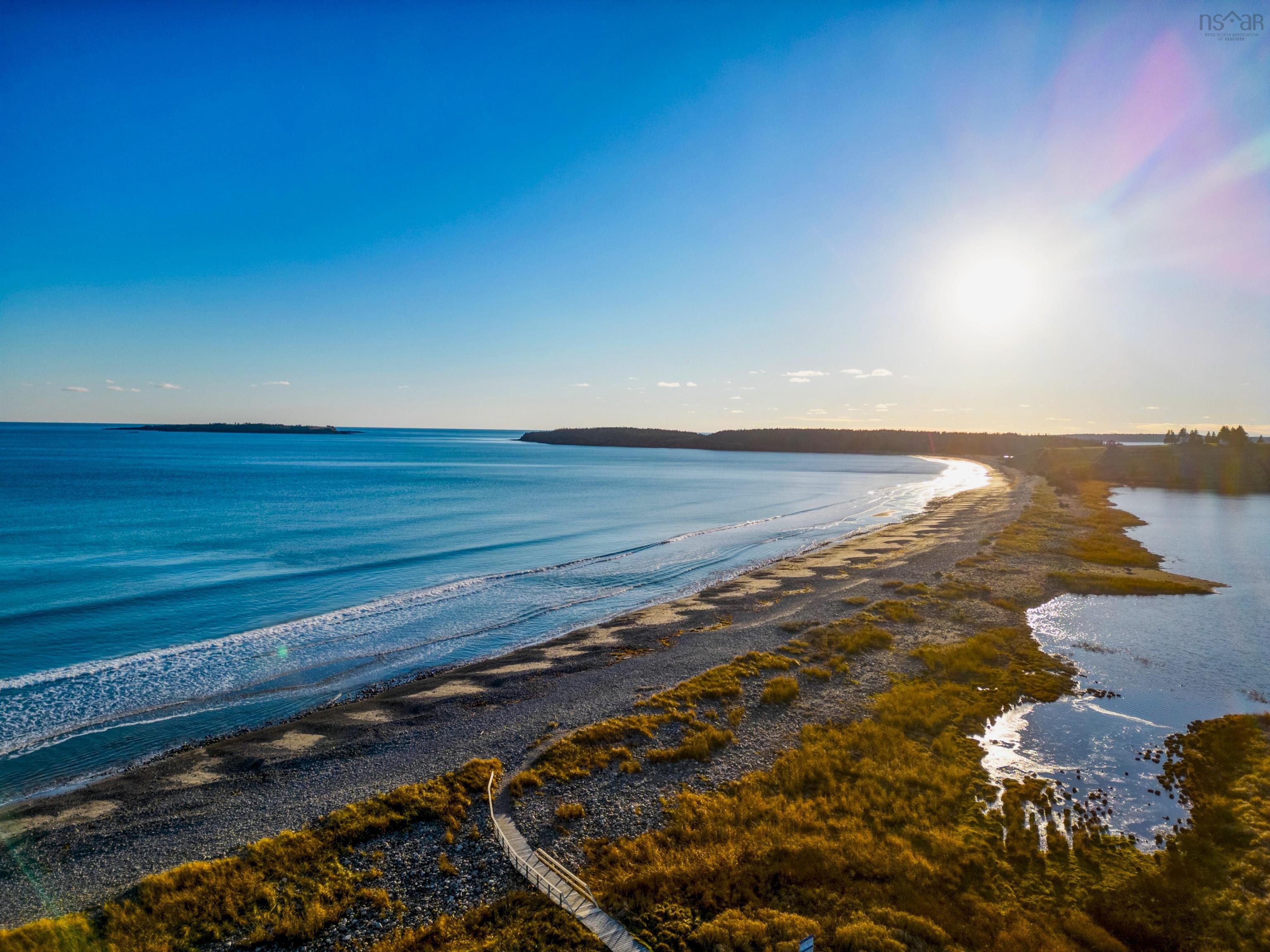 $1,550,000.00: 66 Beach Hill Road, Kingsburg