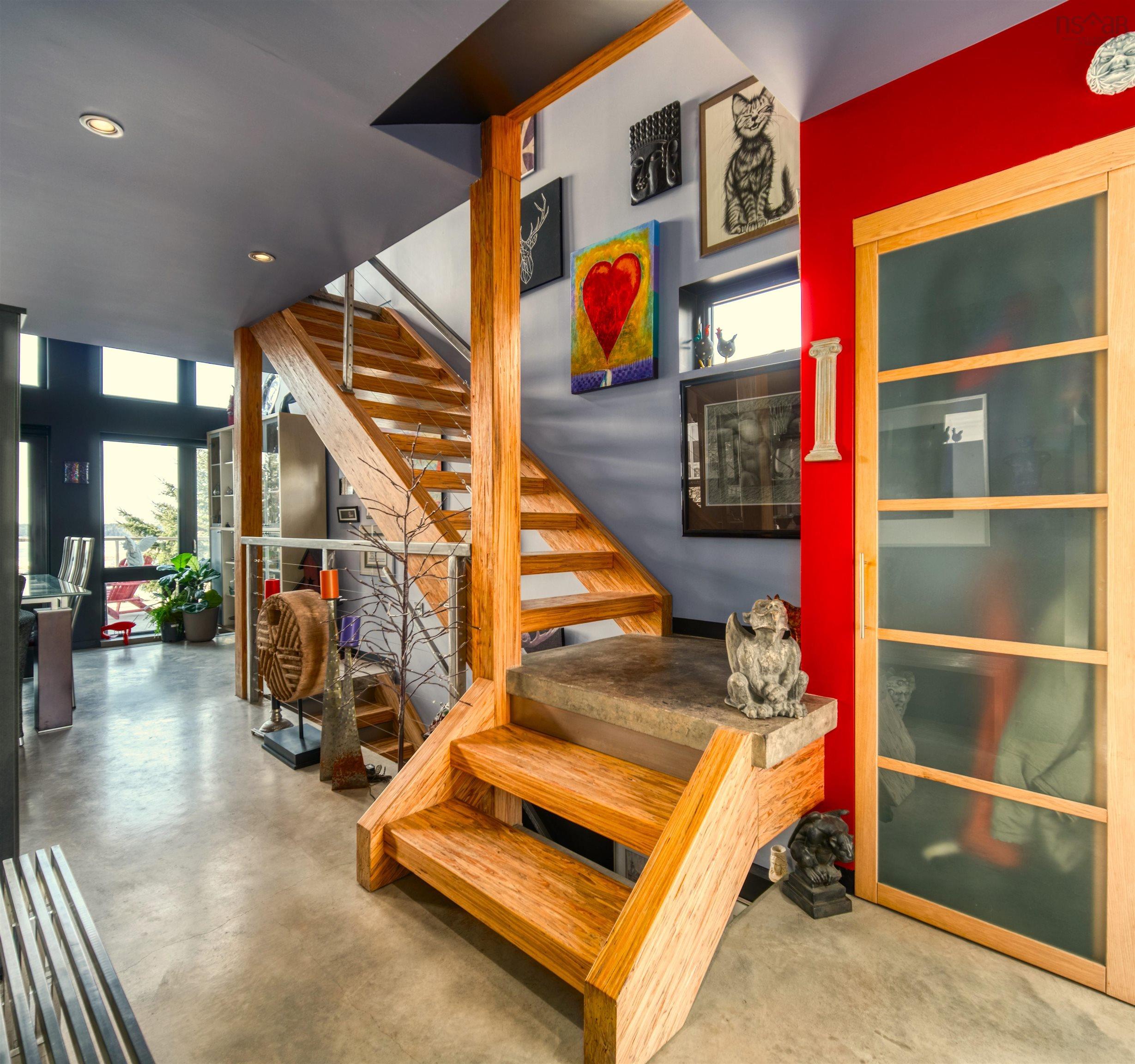 $1,550,000.00: 66 Beach Hill Road, Kingsburg