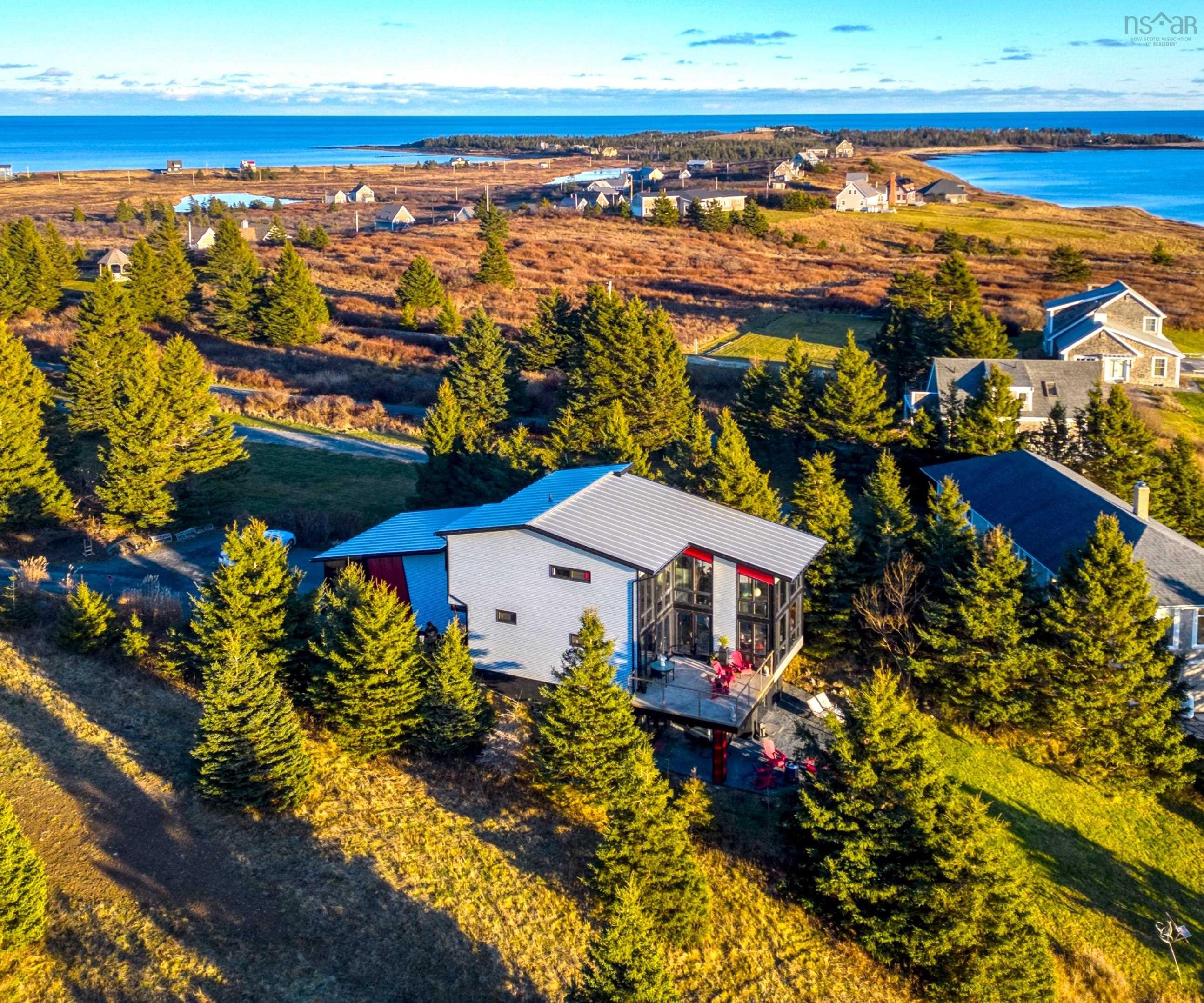 $1,550,000.00: 66 Beach Hill Road, Kingsburg