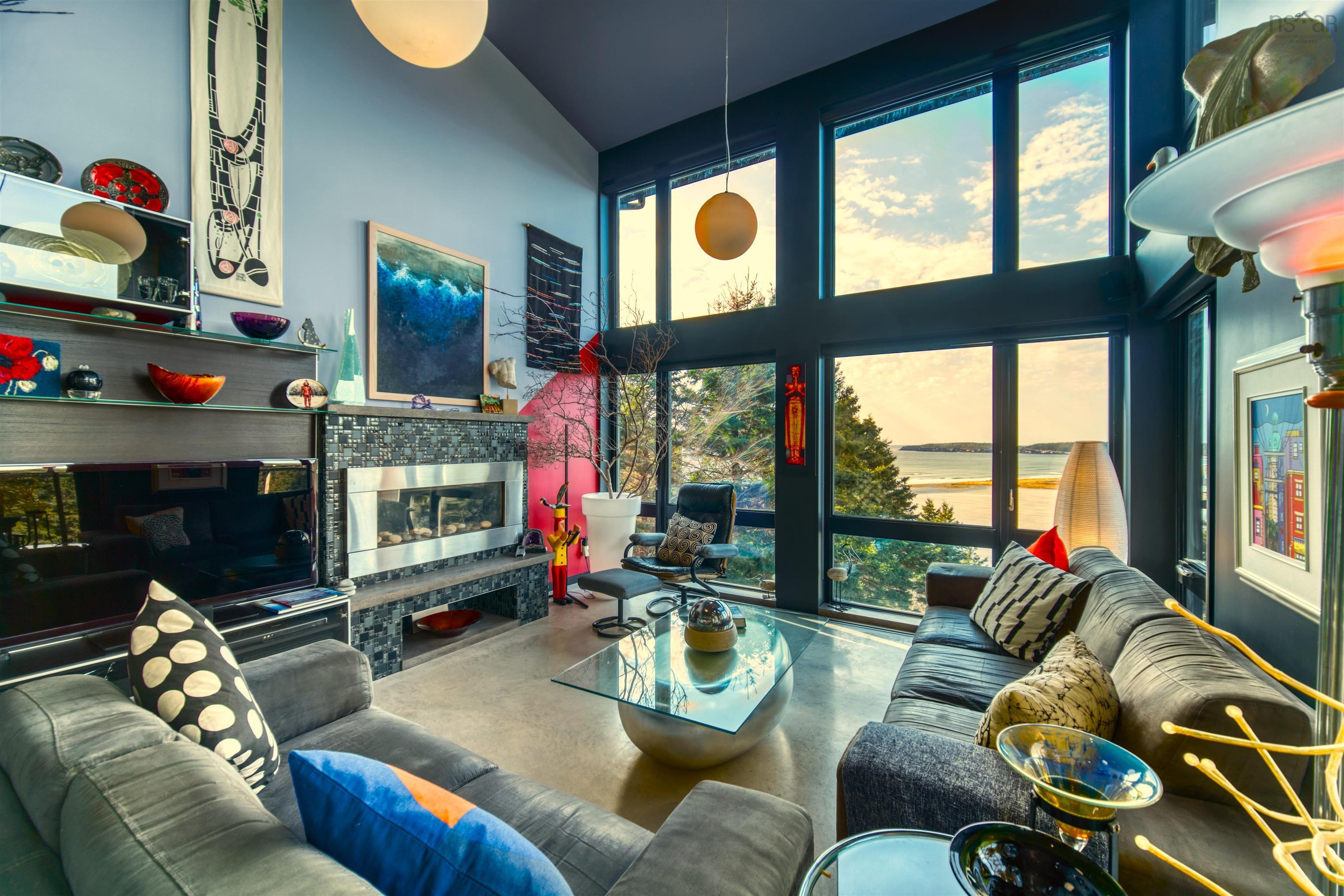 $1,550,000.00: 66 Beach Hill Road, Kingsburg