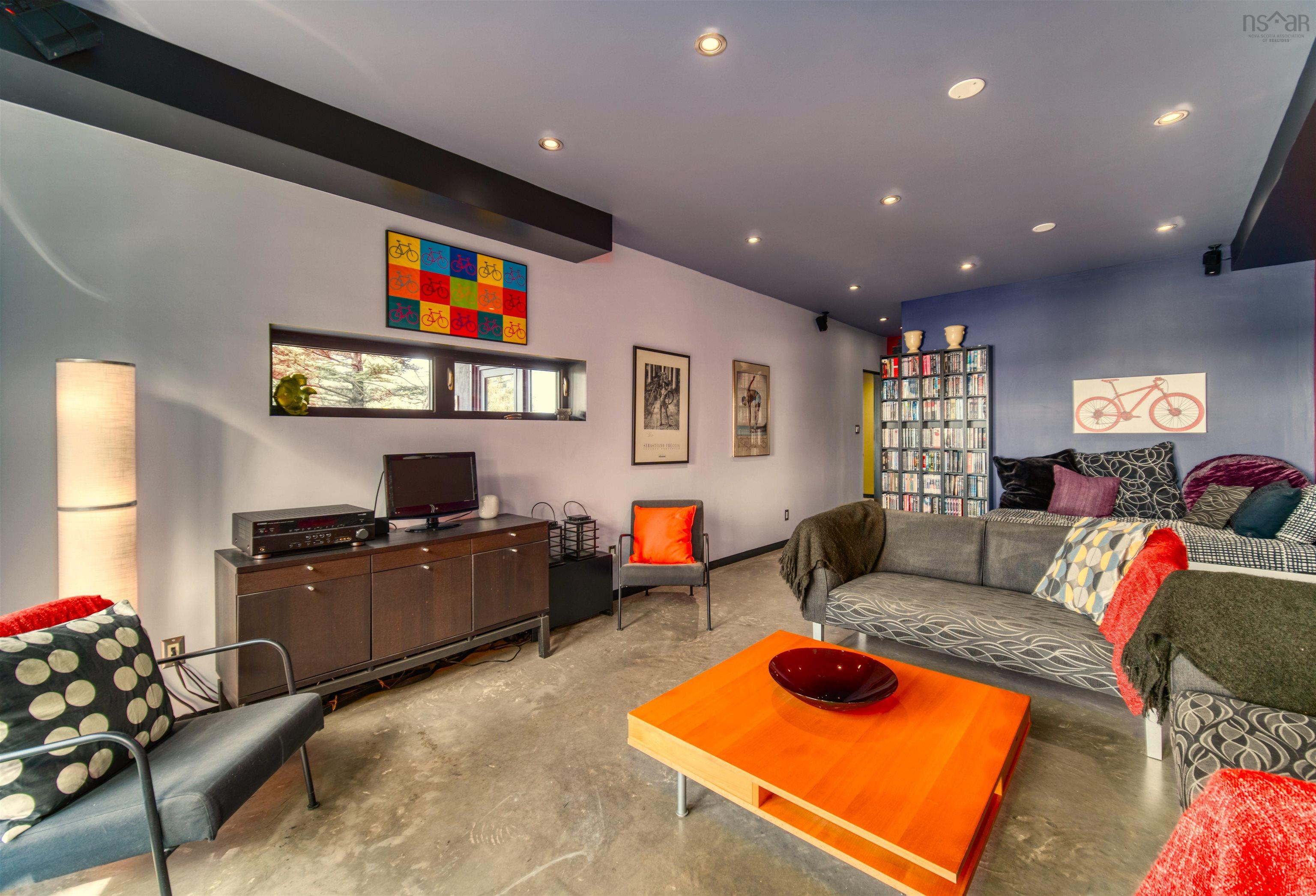 $1,550,000.00: 66 Beach Hill Road, Kingsburg