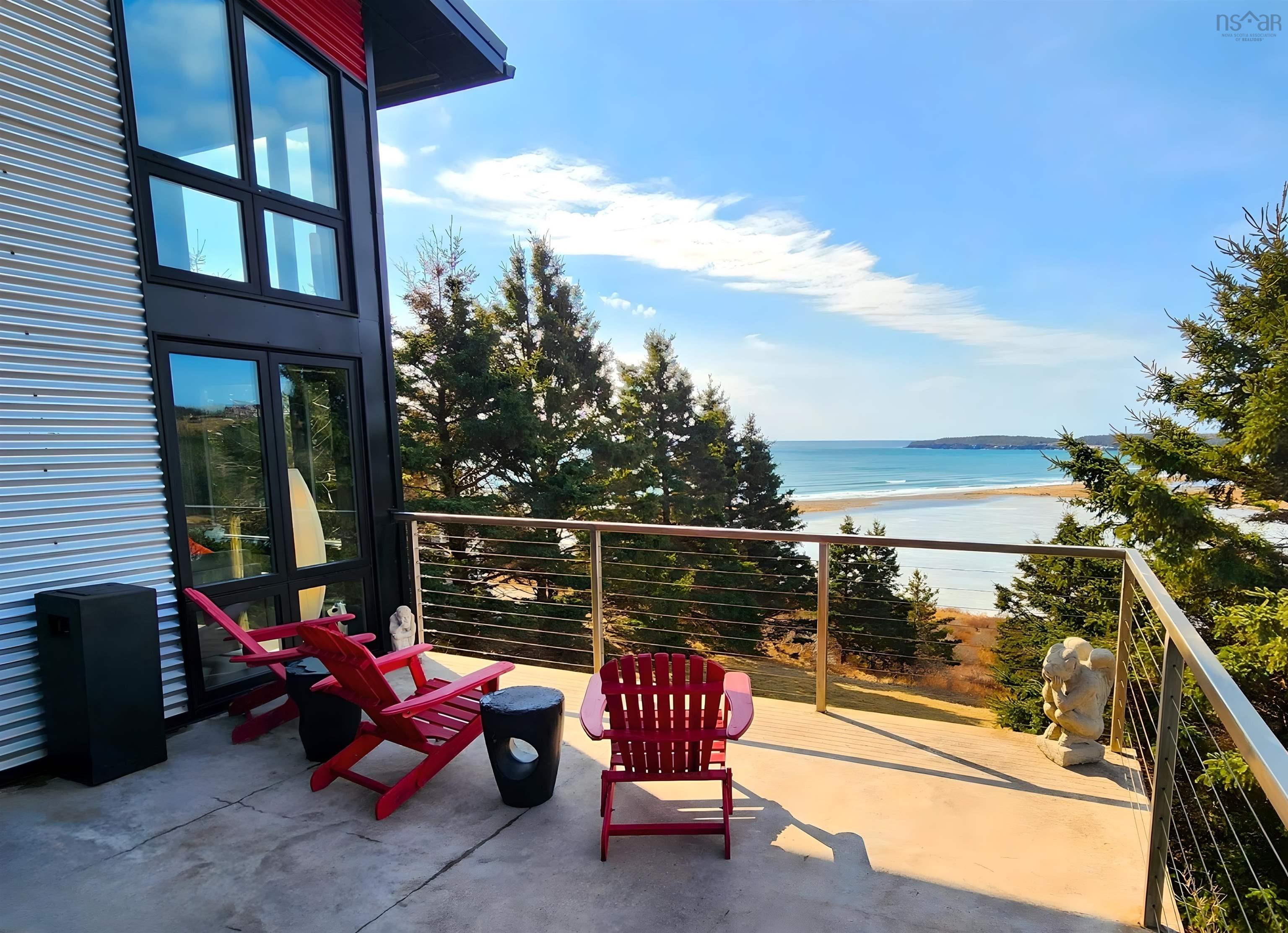 $1,550,000.00: 66 Beach Hill Road, Kingsburg