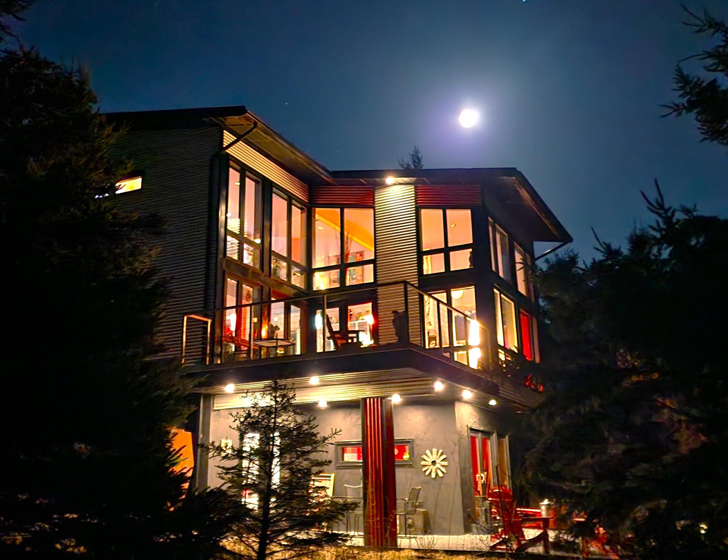$1,550,000.00: 66 Beach Hill Road, Kingsburg
