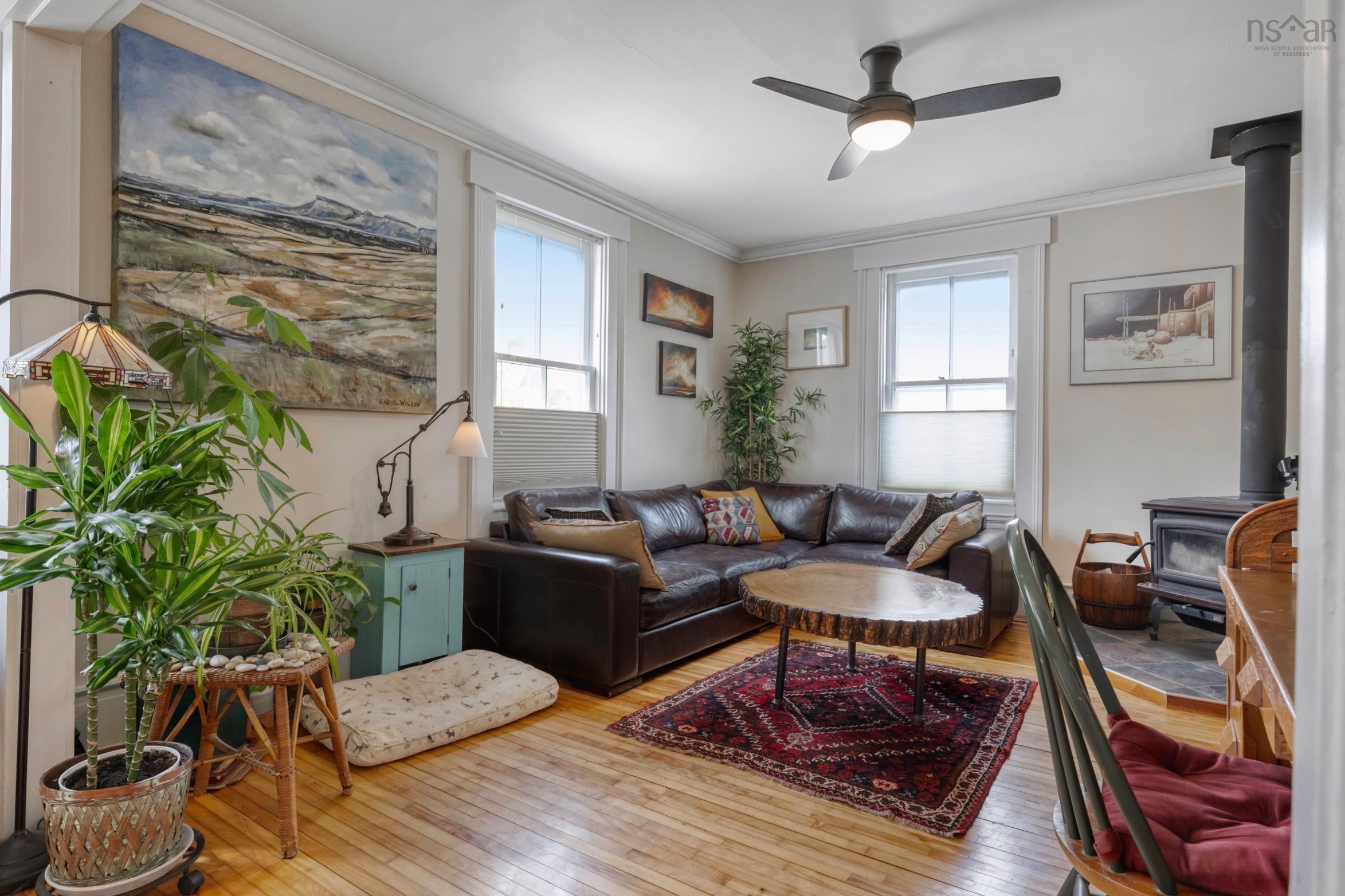 $679,000.00: 260 Main Street, Mahone Bay
