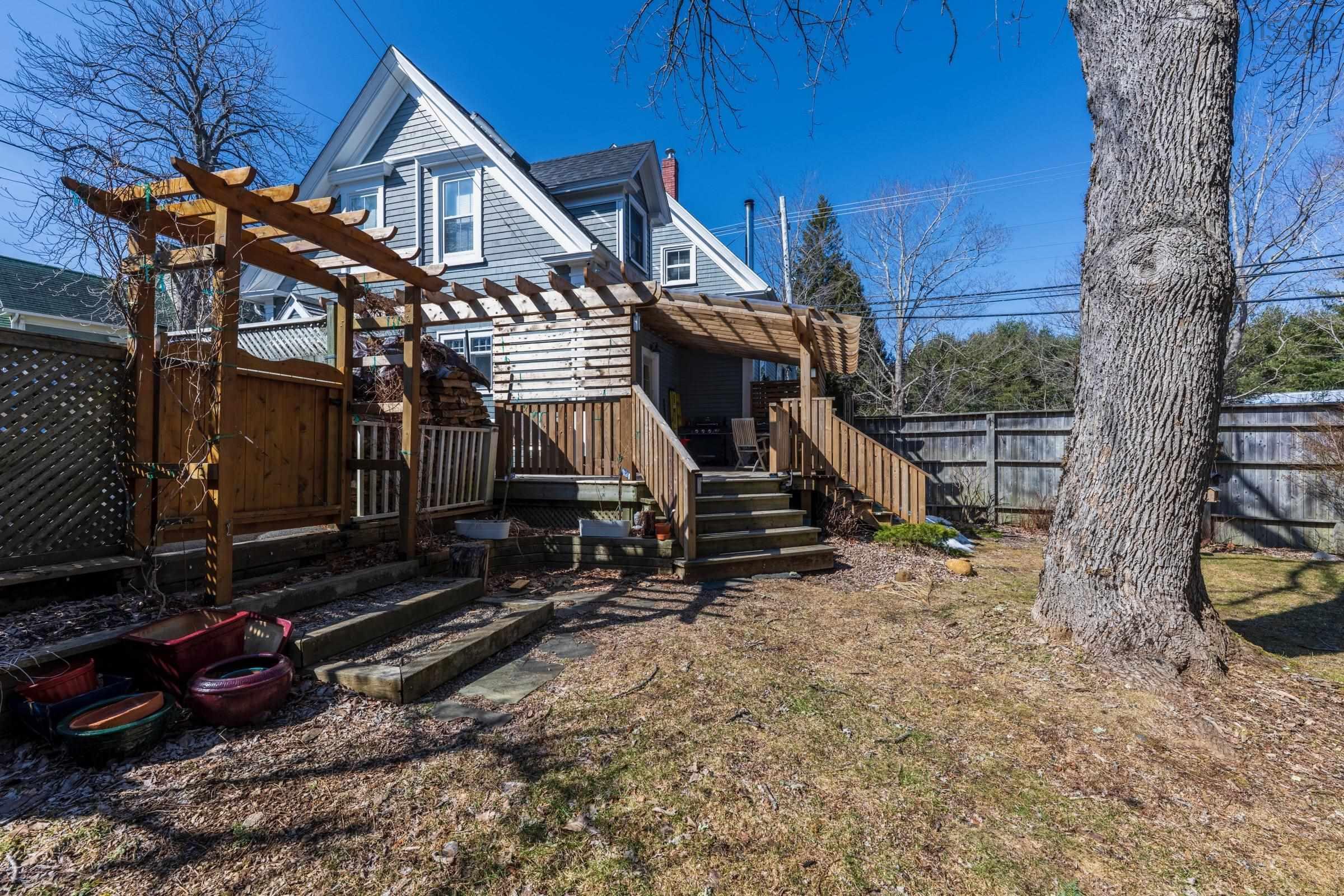 $679,000.00: 260 Main Street, Mahone Bay