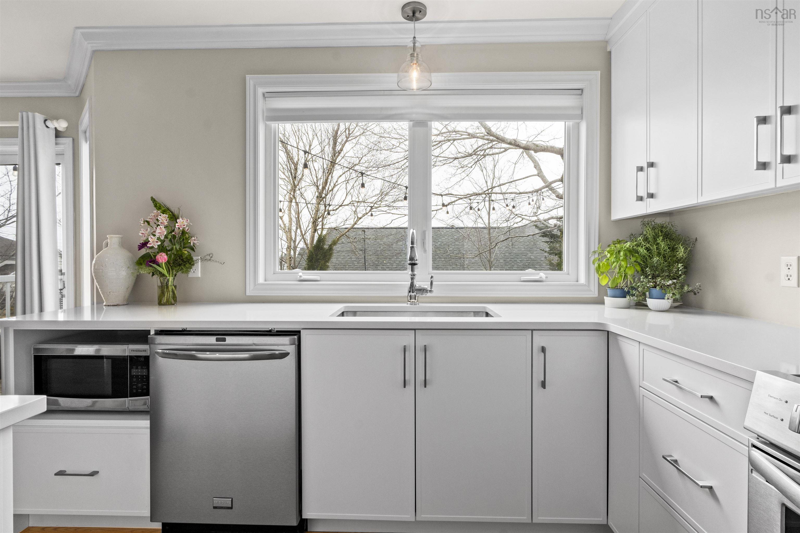 $867,000.00: 42 Saratoga Drive, Dartmouth