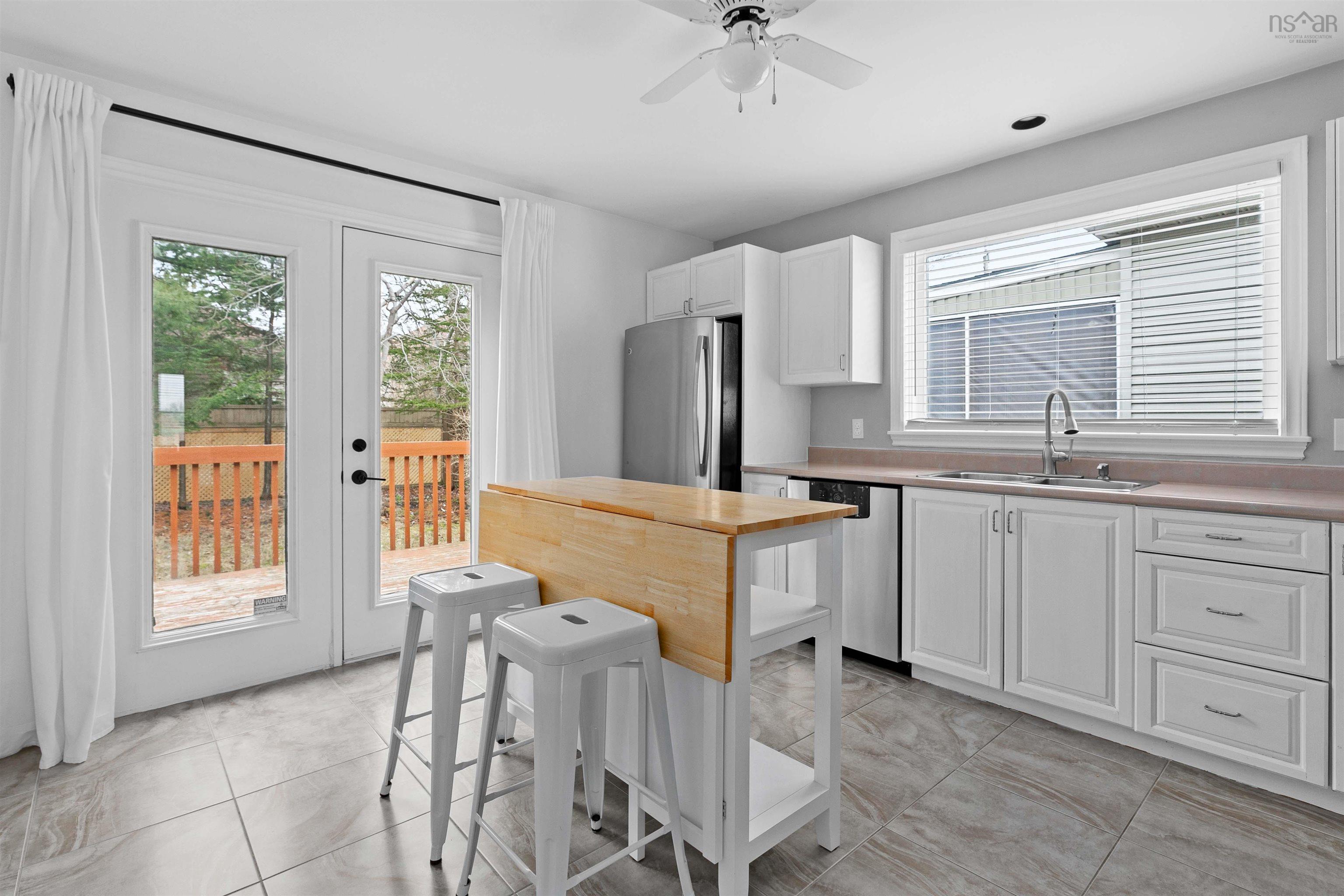 $699,900.00: 2 Clipper Court, Bedford