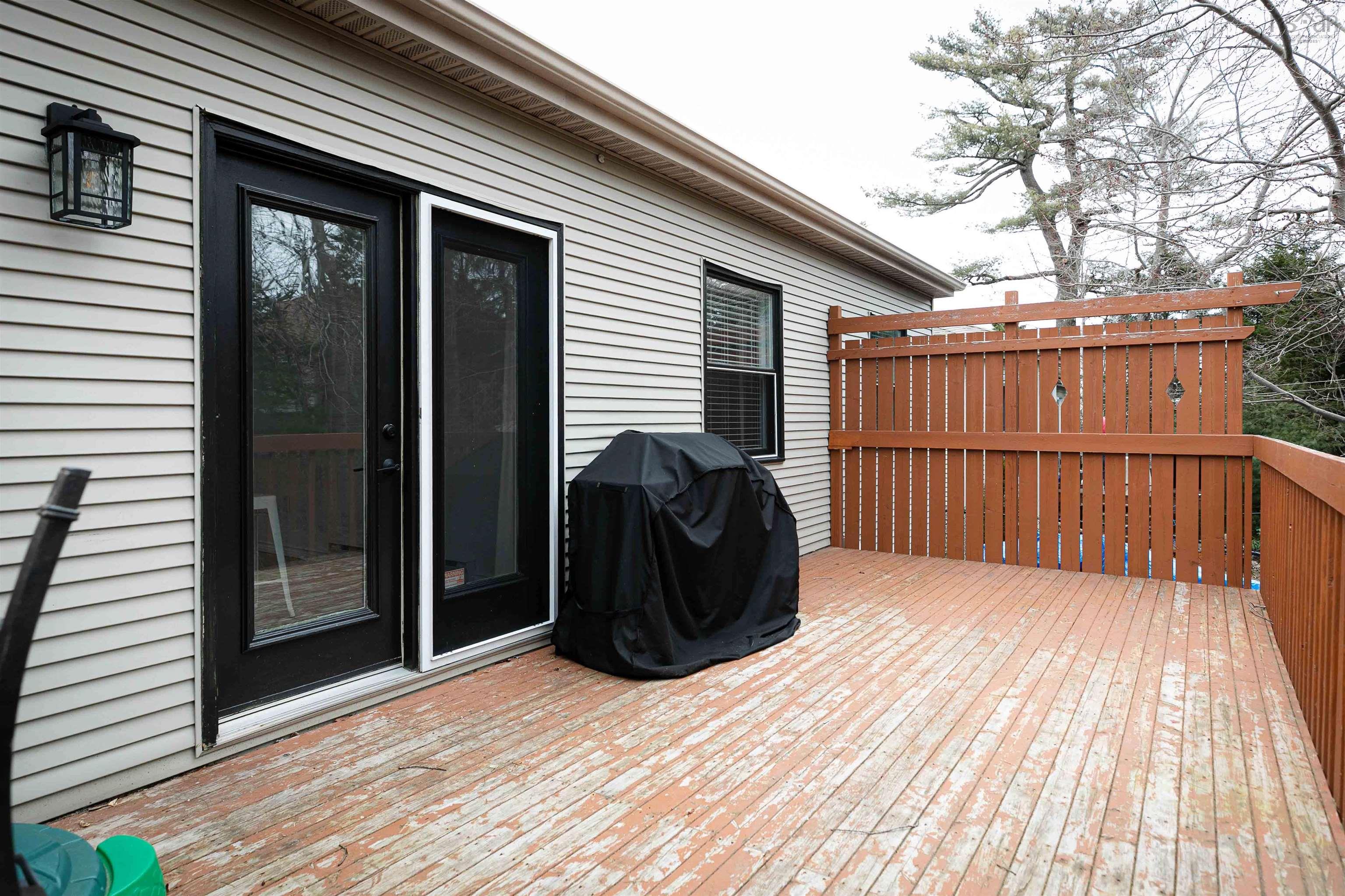$699,900.00: 2 Clipper Court, Bedford