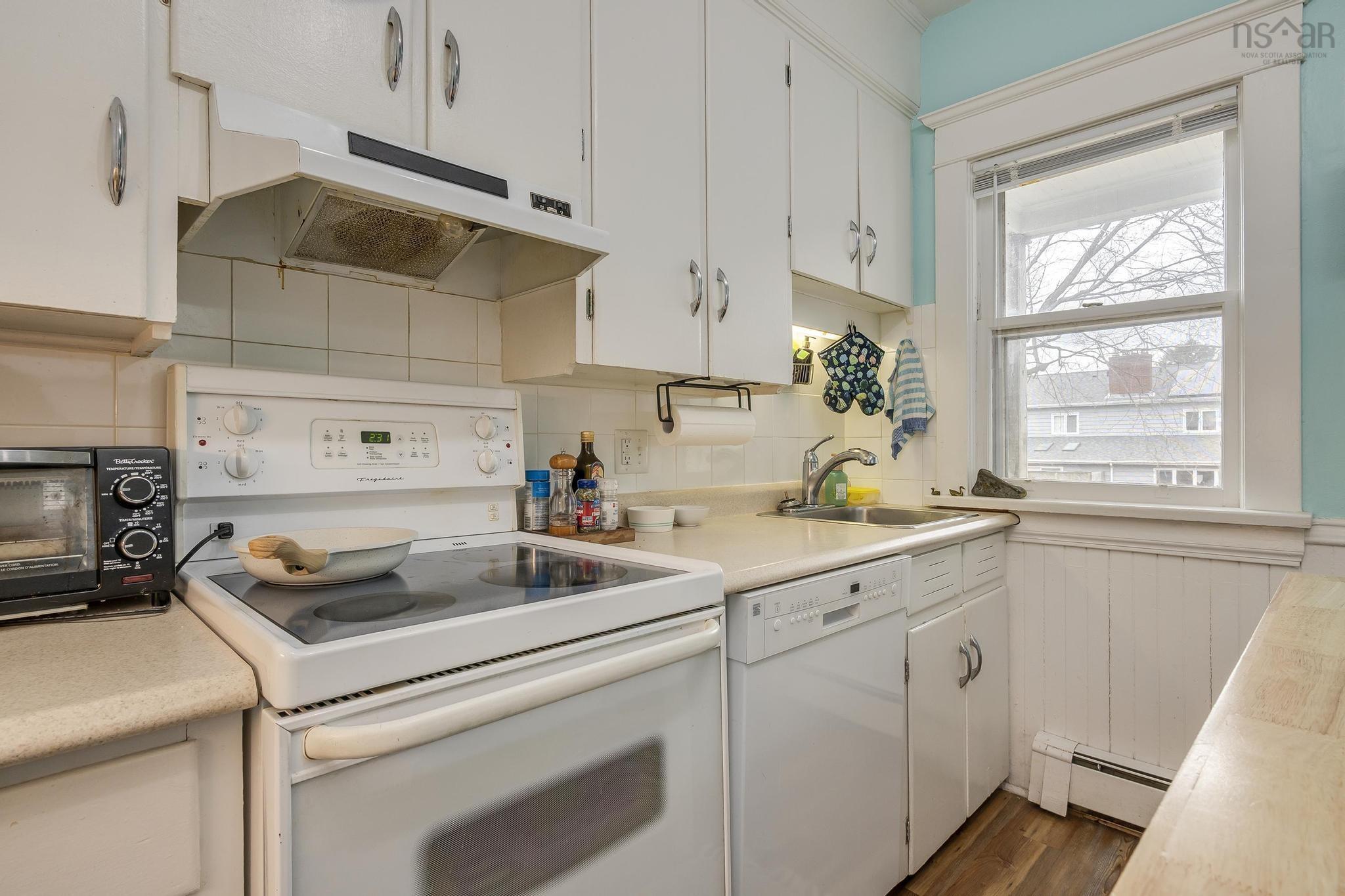 $1,198,000.00: 1728 Cambridge Street, Halifax