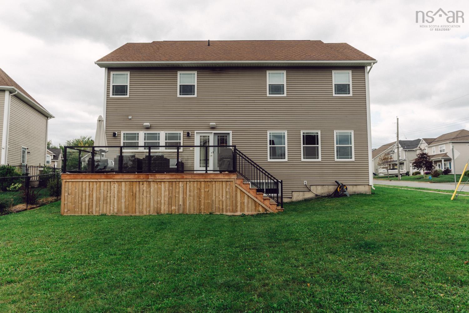 $1,089,000.00: 4 Rockpoint Court, Bedford