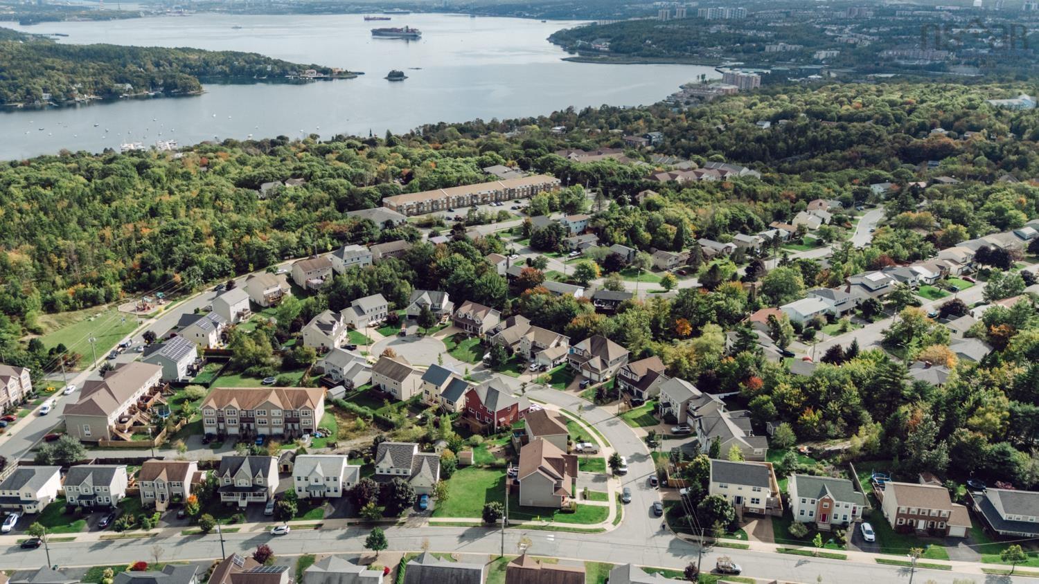 $1,089,000.00: 4 Rockpoint Court, Bedford