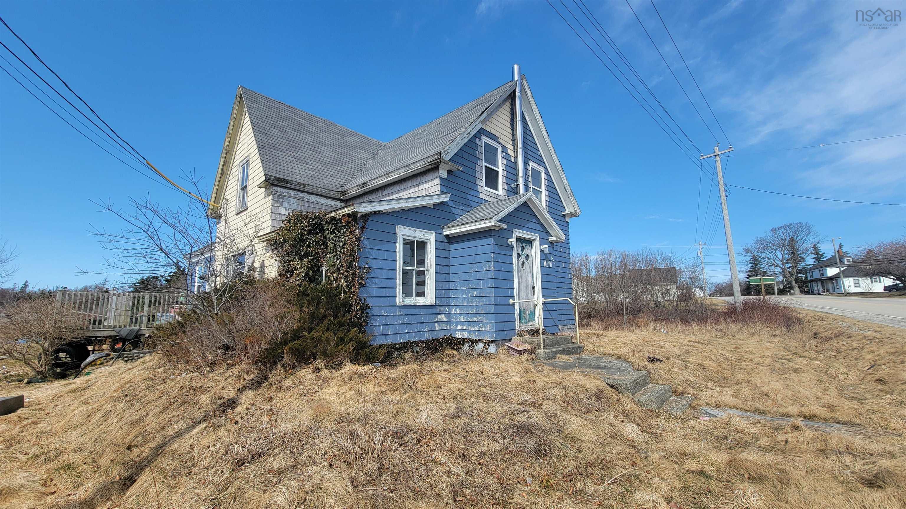 $54,900.00: 994 Highway 335, West Pubnico