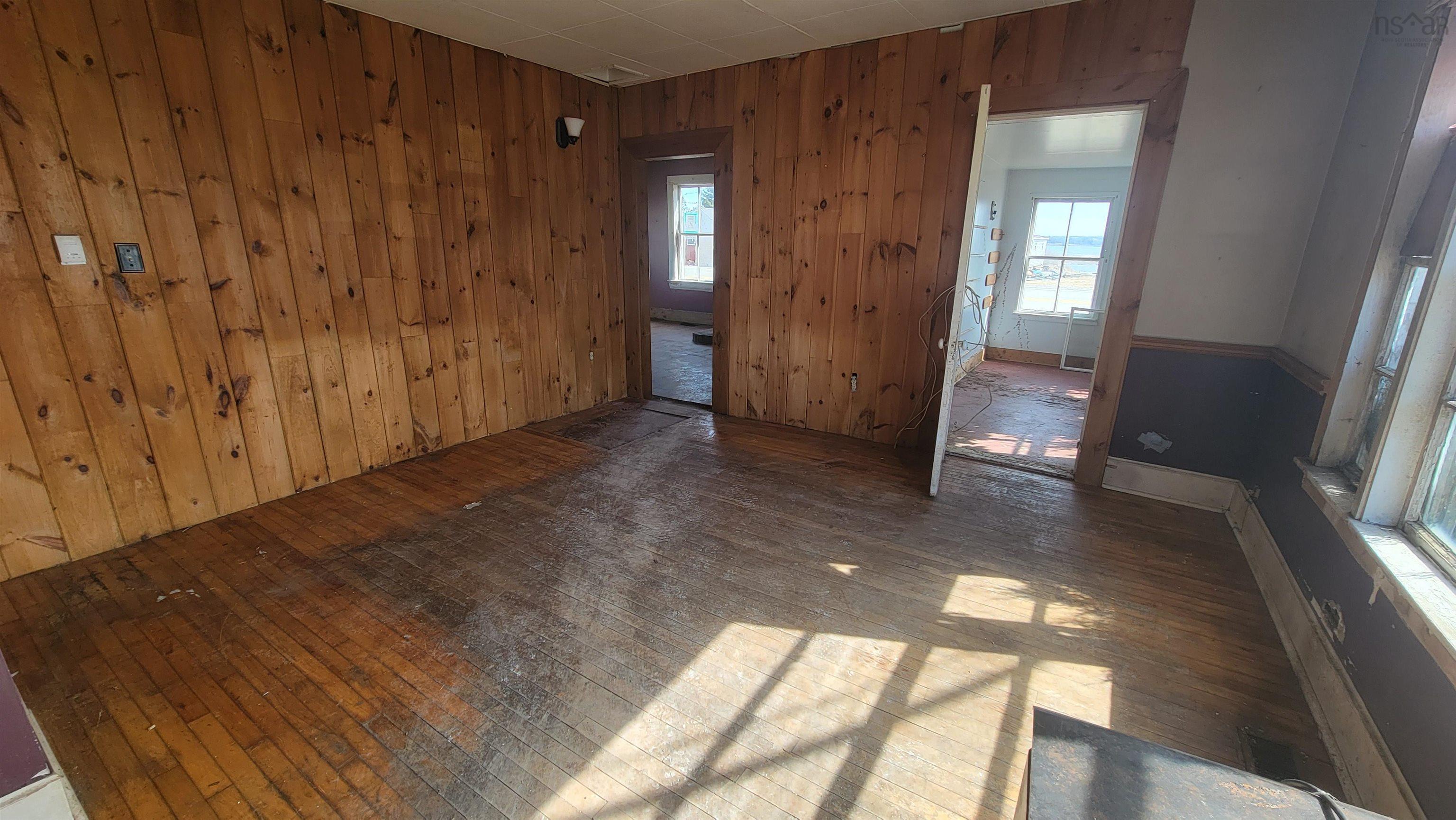 $54,900.00: 994 Highway 335, West Pubnico
