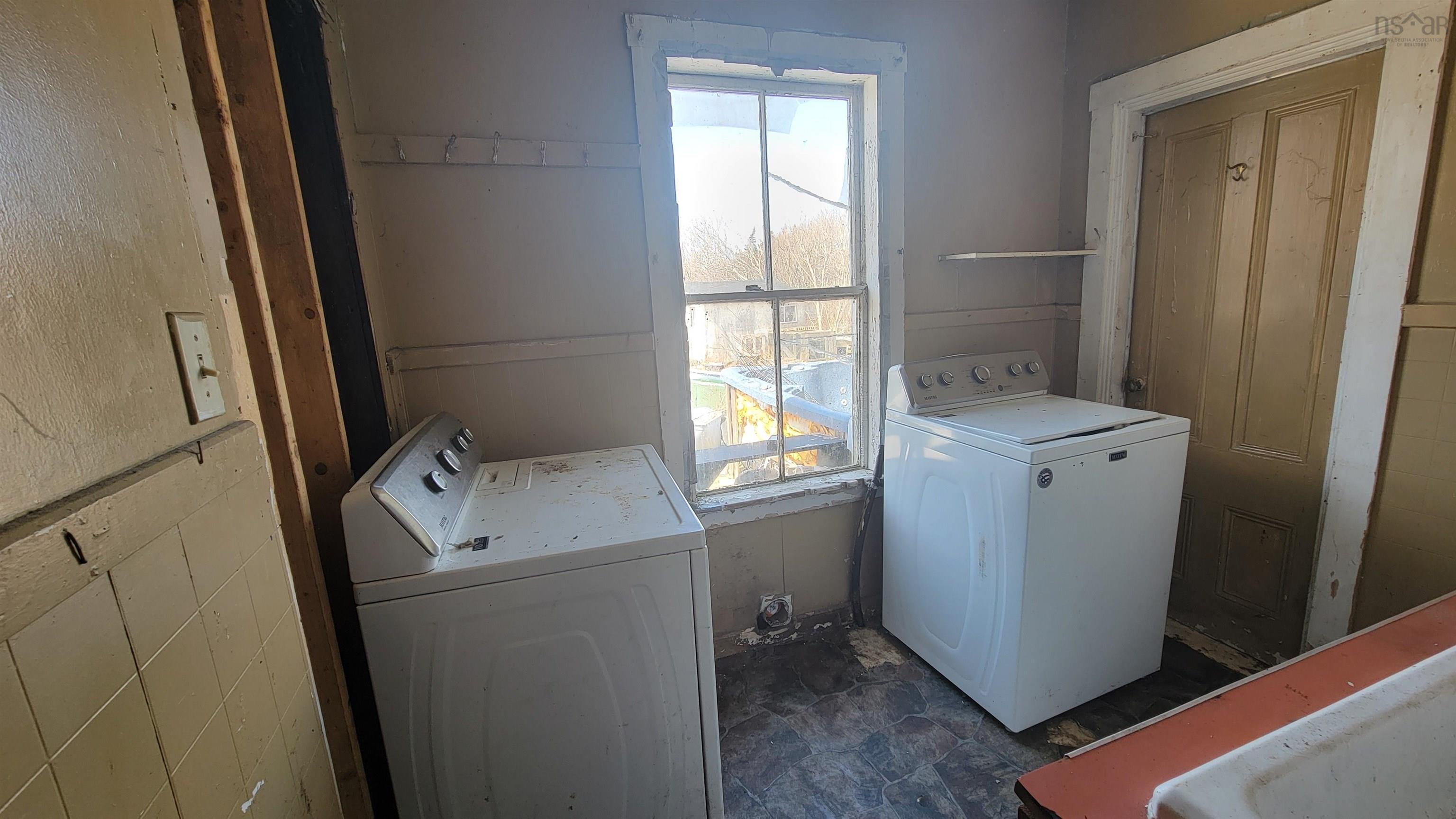 $54,900.00: 994 Highway 335, West Pubnico
