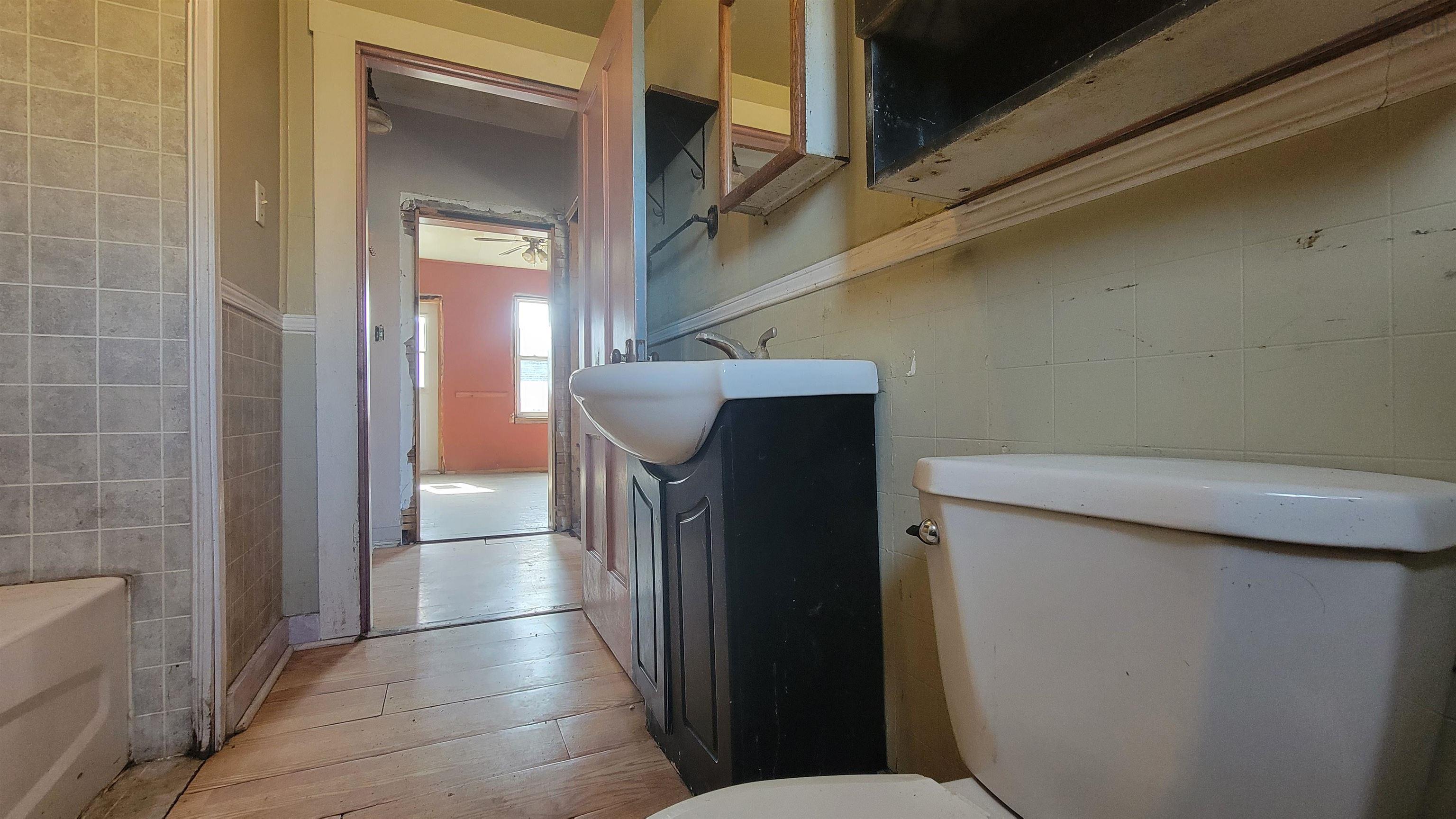 $54,900.00: 994 Highway 335, West Pubnico