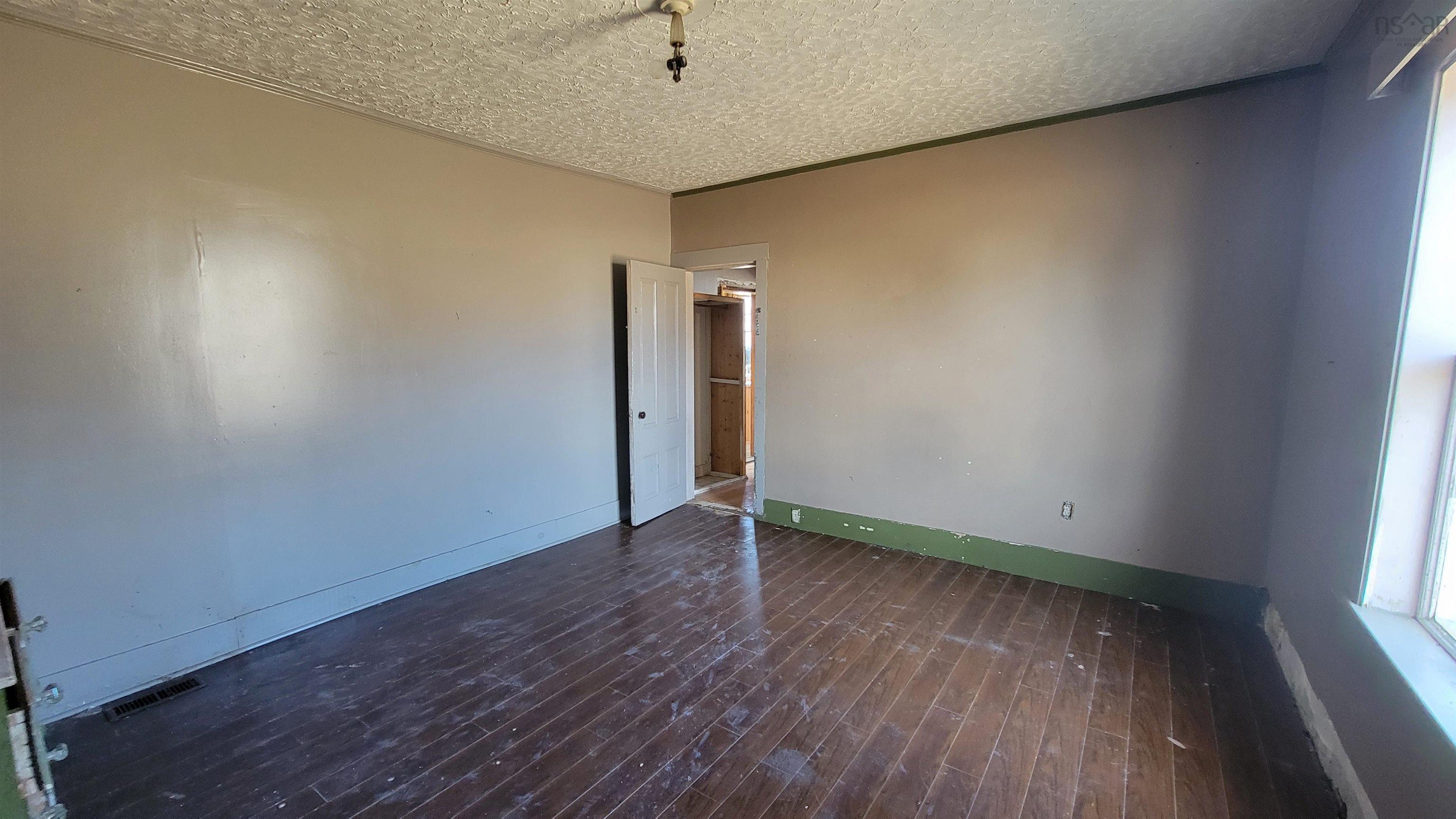 $54,900.00: 994 Highway 335, West Pubnico